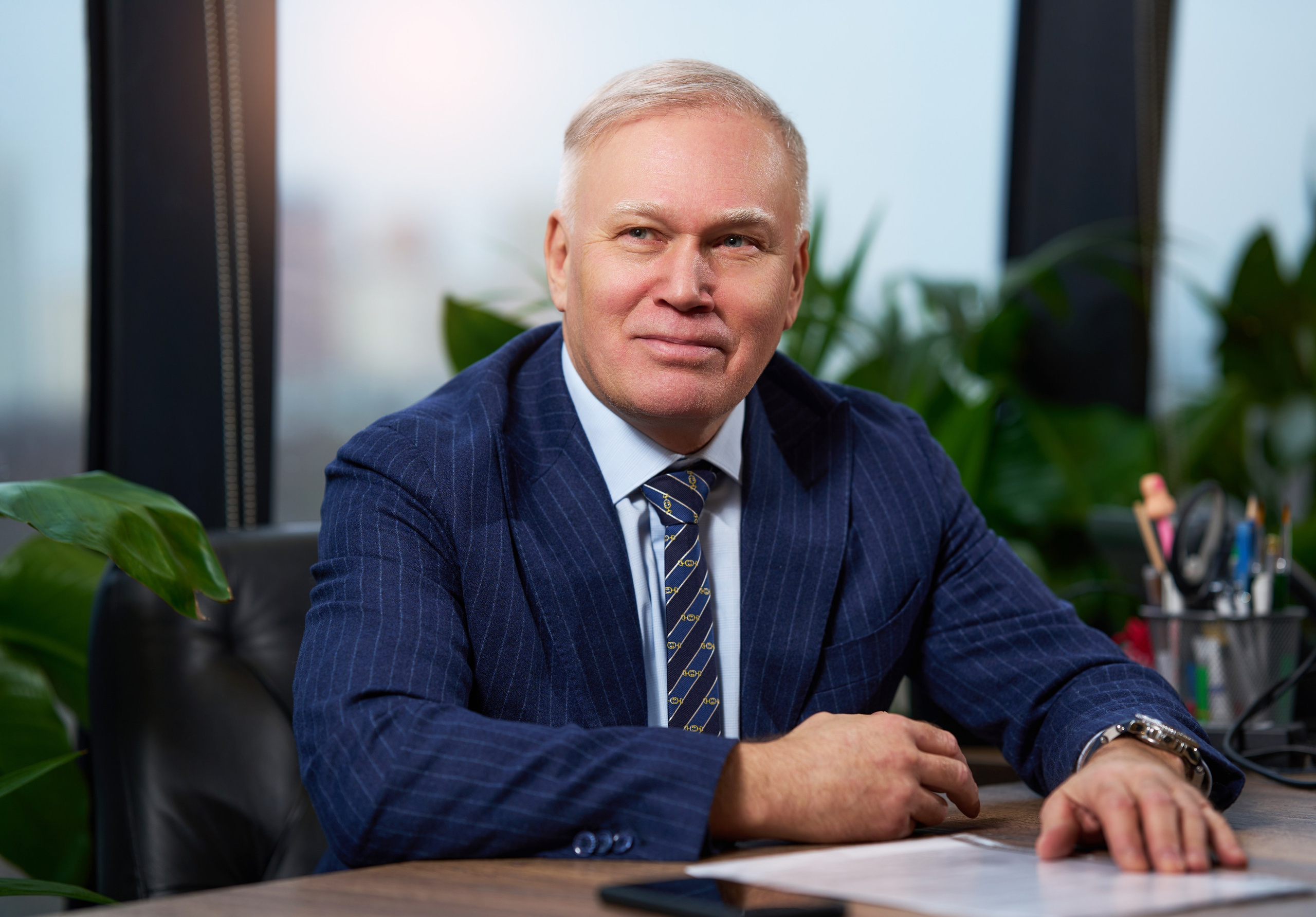 Деловой портрет в студии. Портретный фотограф Павел Бахирев. Москва