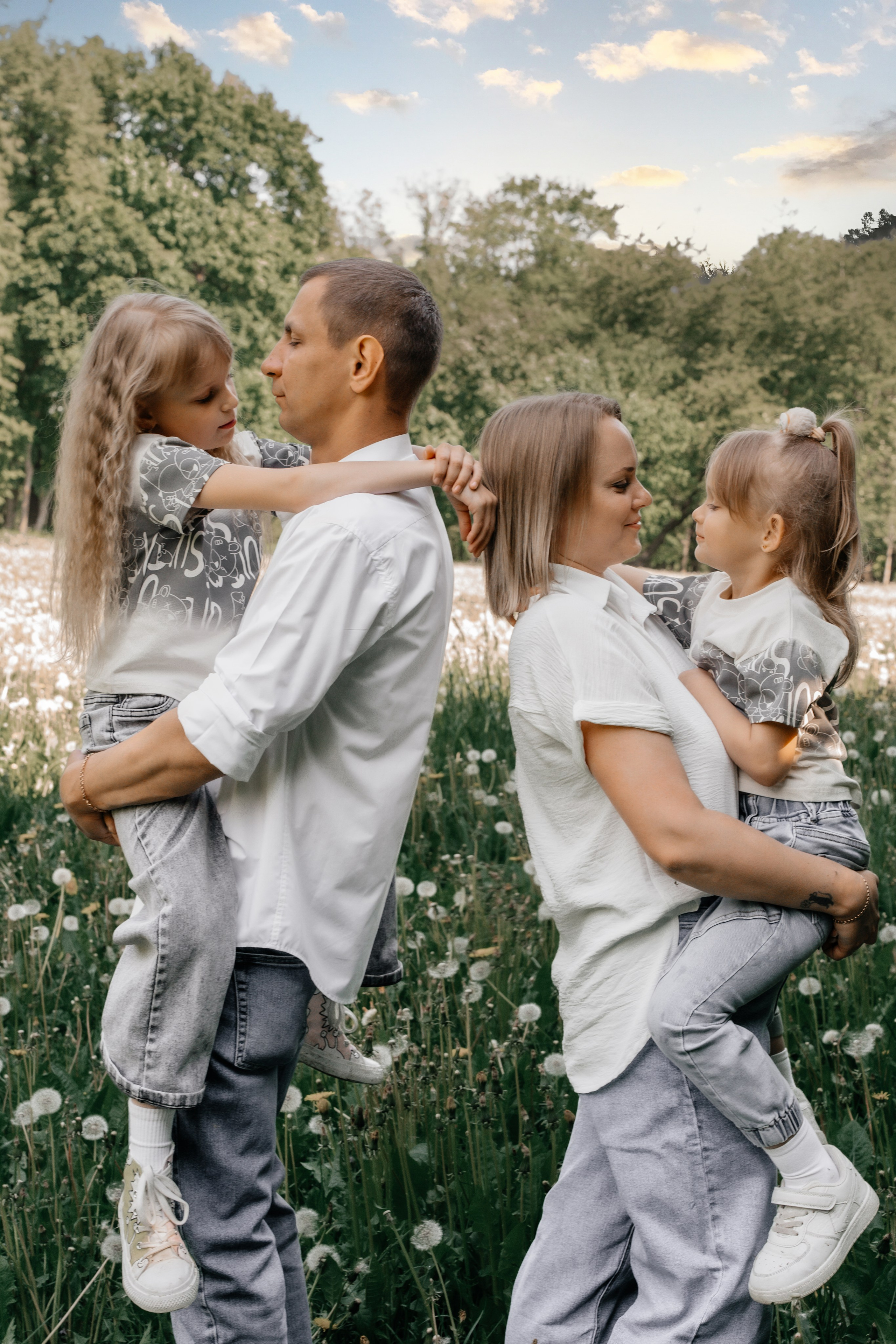 Семейная съемка в Лошицком парке. Ваш семейный фотограф в Минске — Вика Трегубова