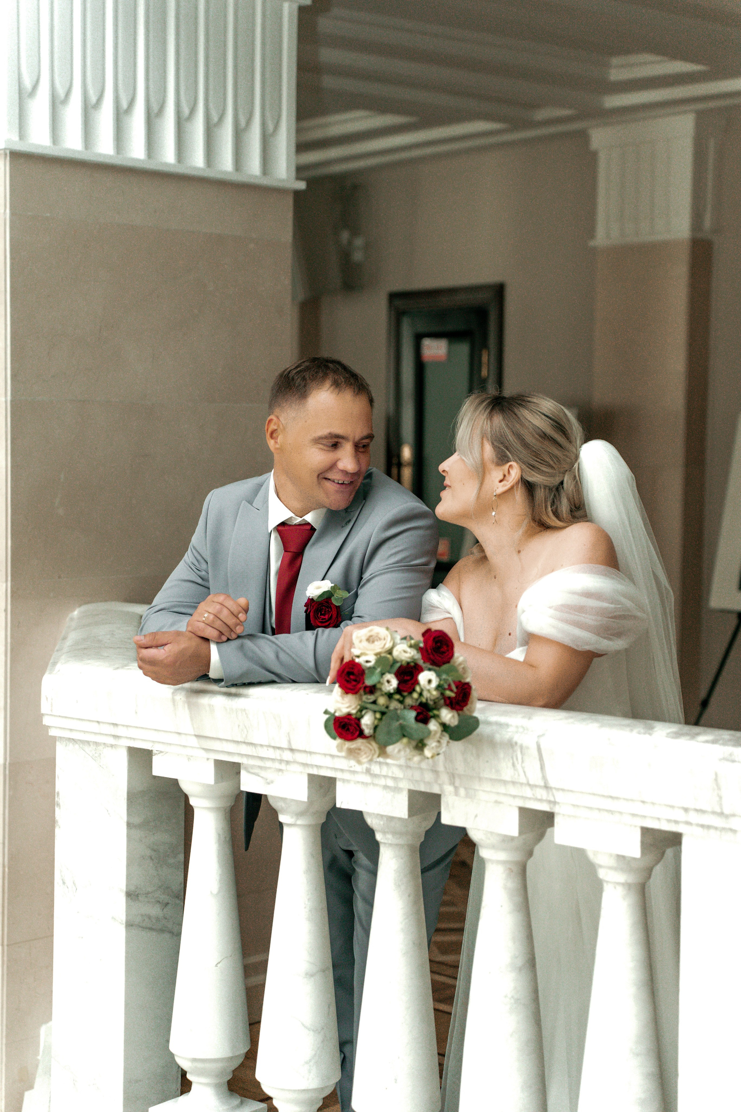 Фотосессия в театре: свадебные моменты. Ваш семейный фотограф в Минске — Вика Трегубова