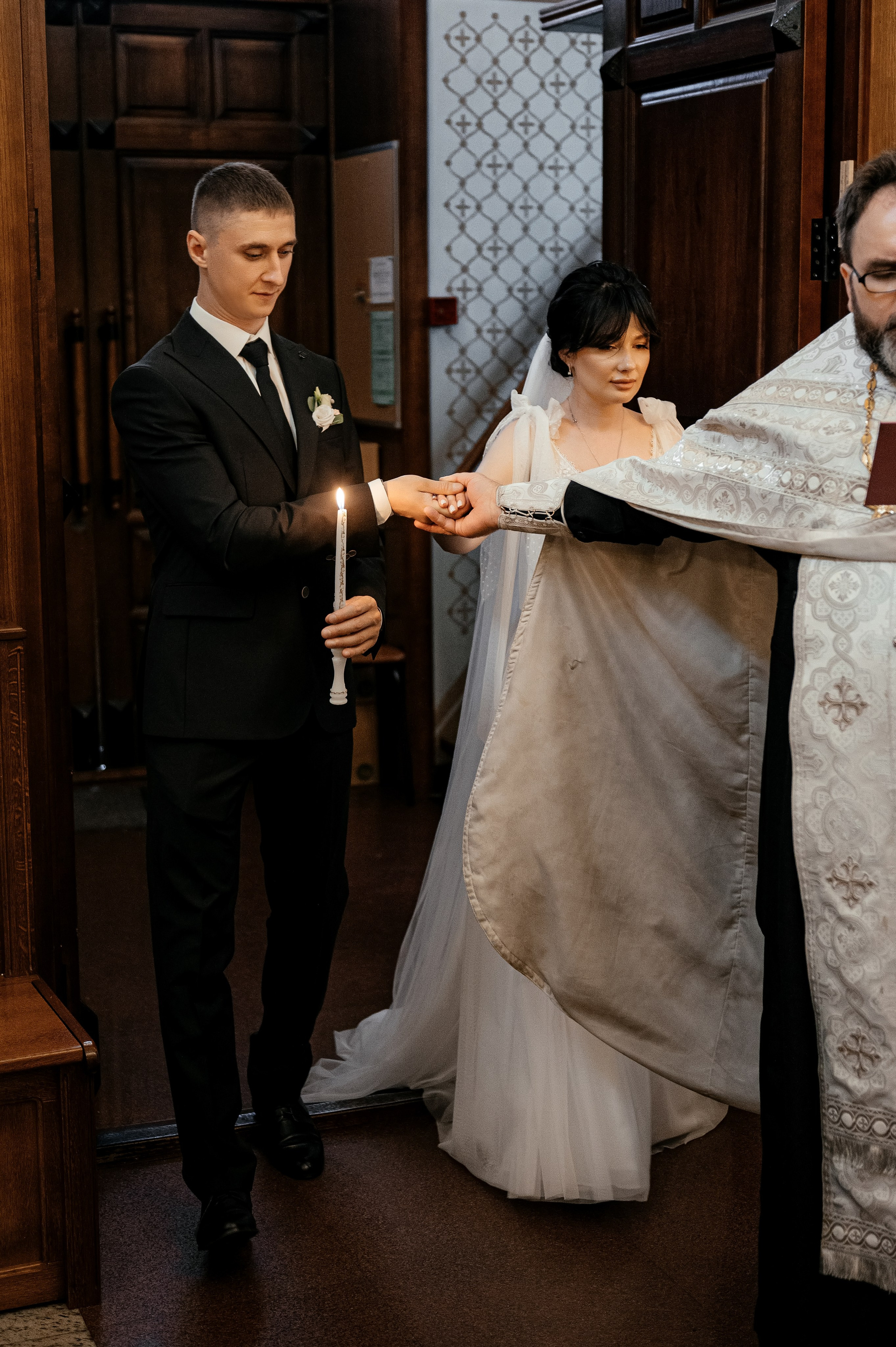 Свадьба с венчанием в Щелково. Прогулка в Гребнево, ресторан Кинза, отель Премиум. Свадебный и семейный фотограф Виктория Носачёва. Щелково, Москва и МО