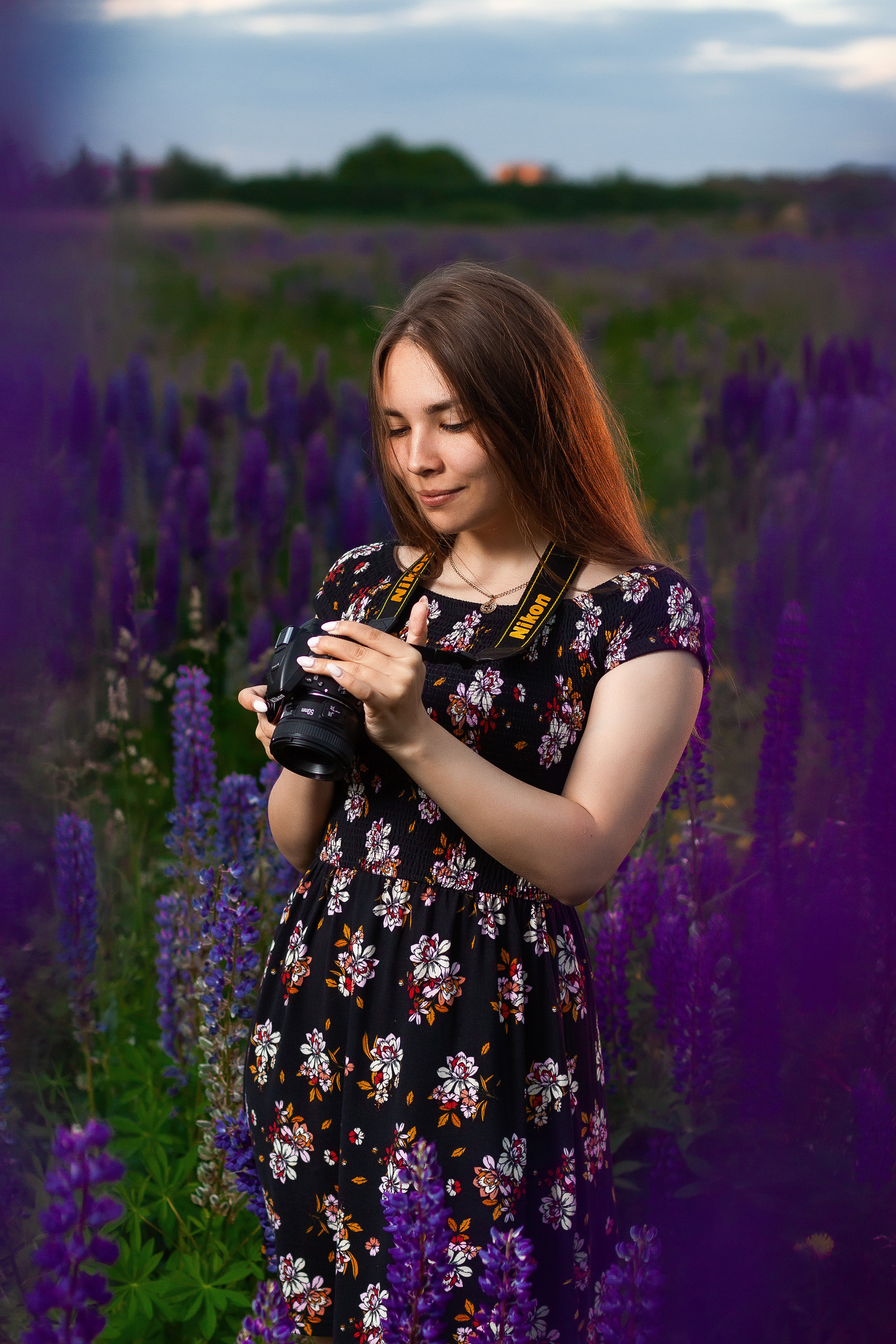 Съёмка в люпинах. Юля и Ксюша. Артем Ершов. Фотограф, Тверь