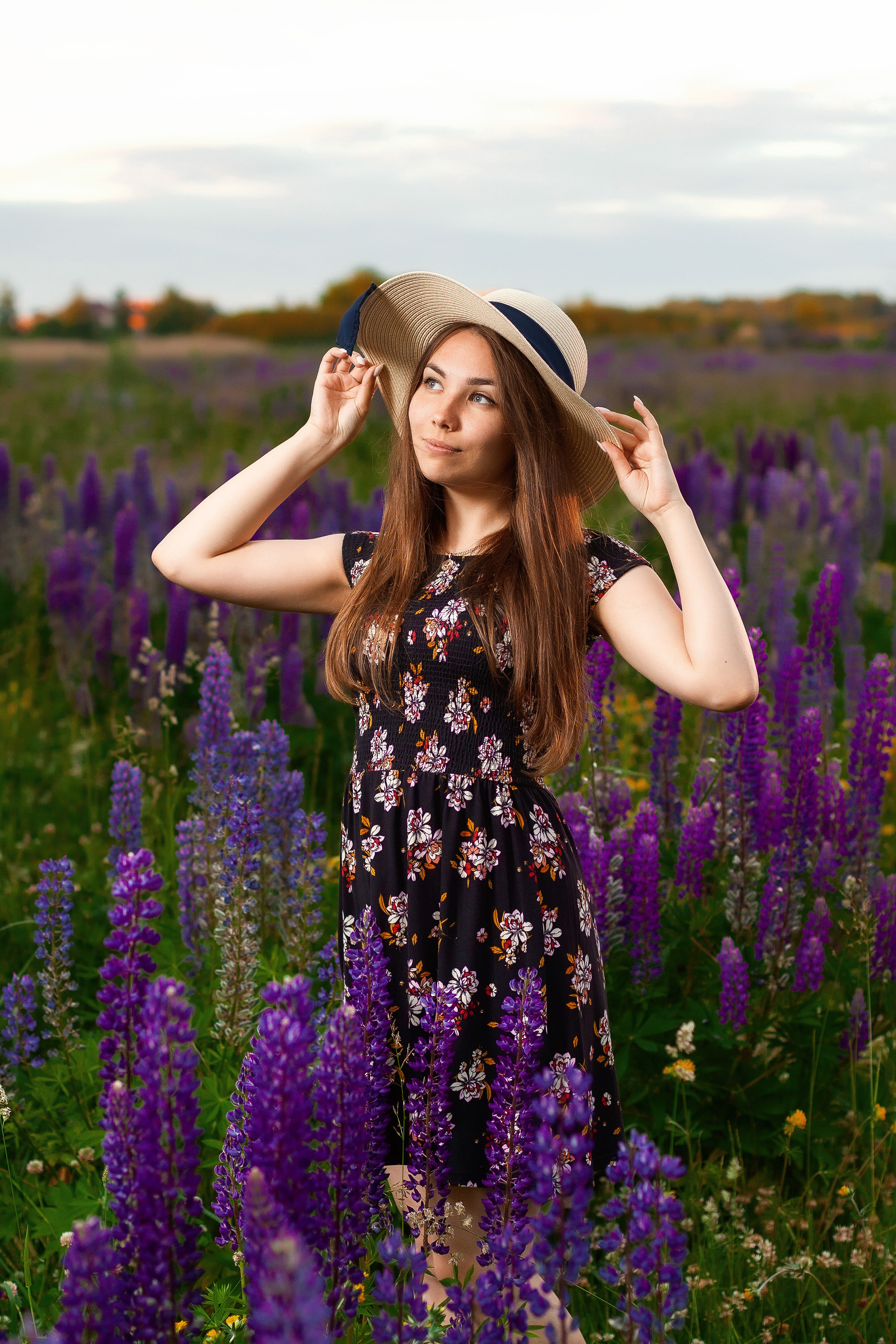 Съёмка в люпинах. Юля и Ксюша. Артем Ершов. Фотограф, Тверь