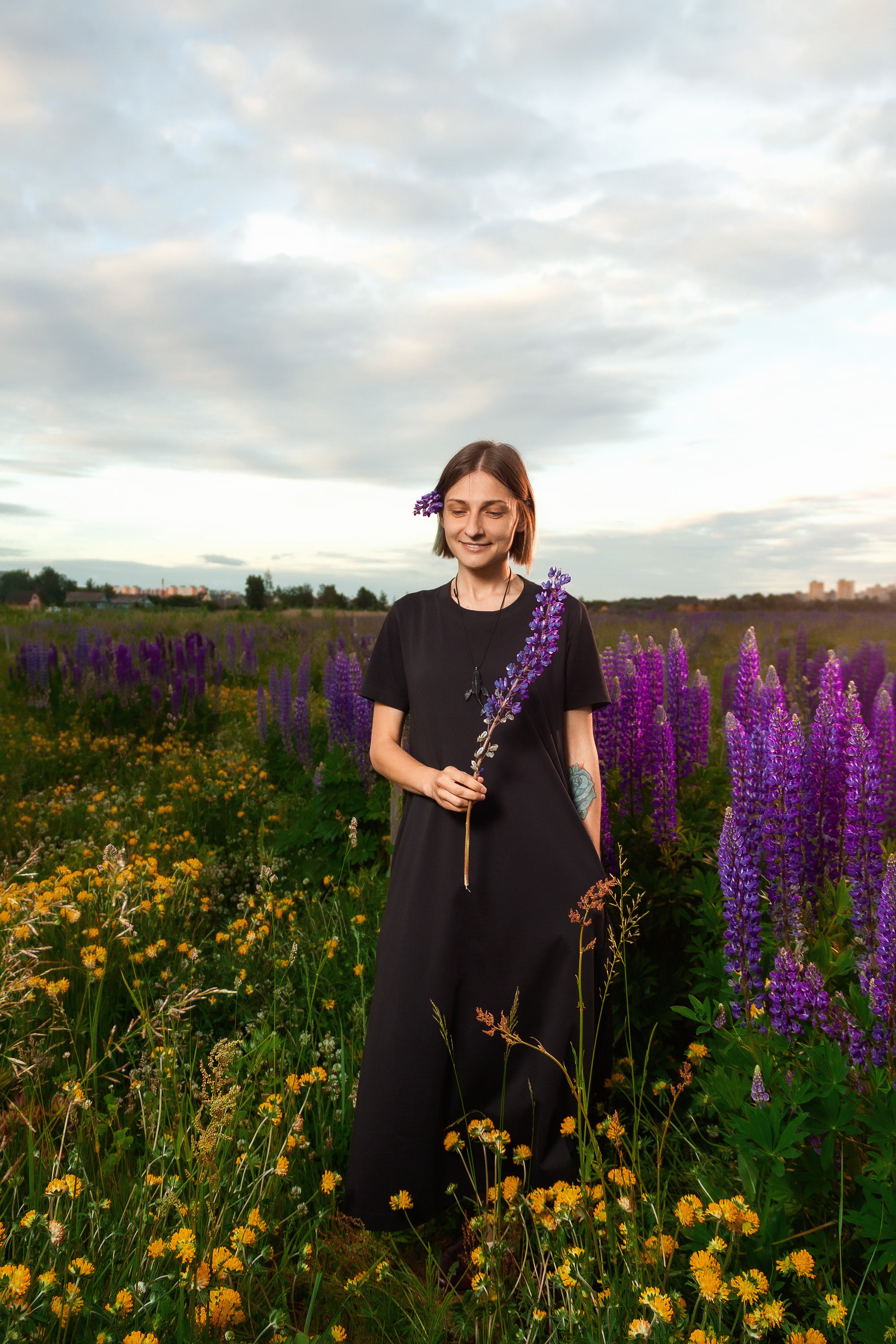 Съёмка в люпинах. Юля и Ксюша. Артем Ершов. Фотограф, Тверь
