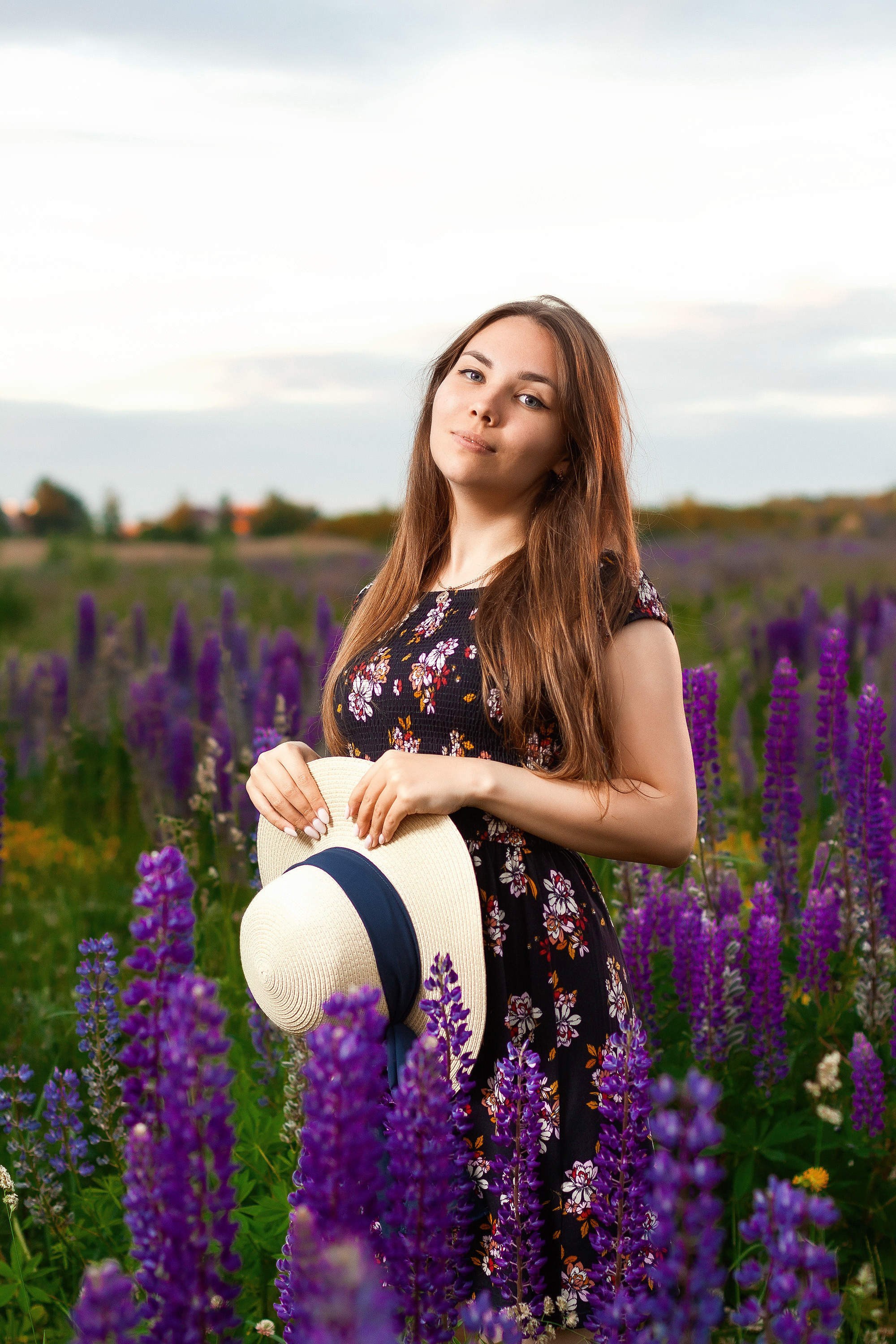 Съёмка в люпинах. Юля и Ксюша. Артем Ершов. Фотограф, Тверь