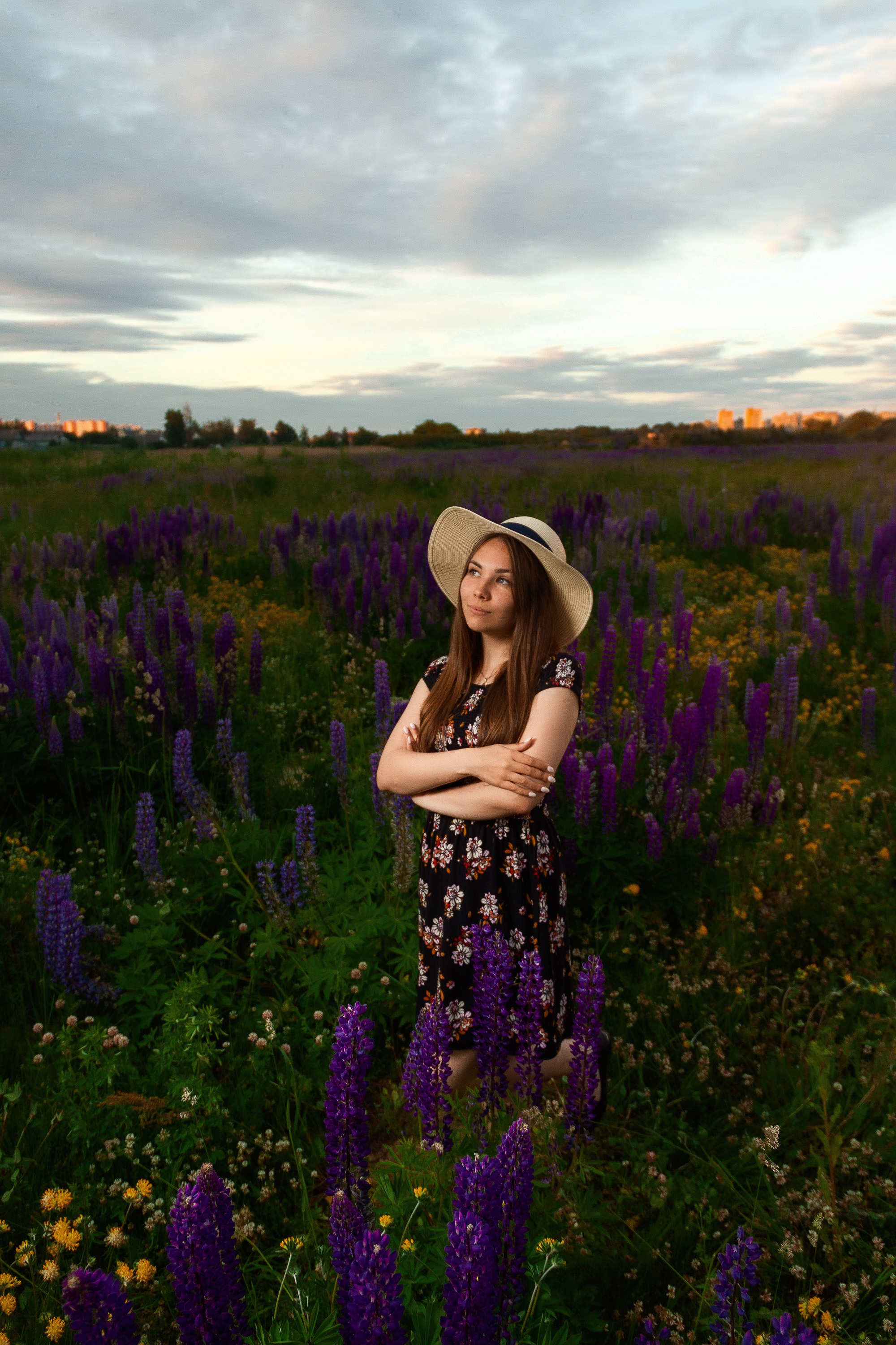 Съёмка в люпинах. Юля и Ксюша. Артем Ершов. Фотограф, Тверь