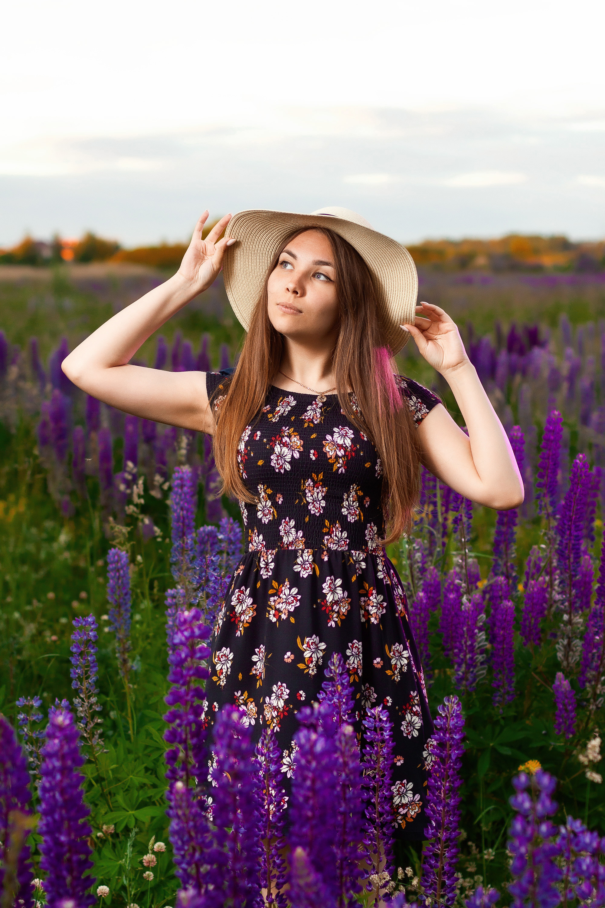 Съёмка в люпинах. Юля и Ксюша. Артем Ершов. Фотограф, Тверь