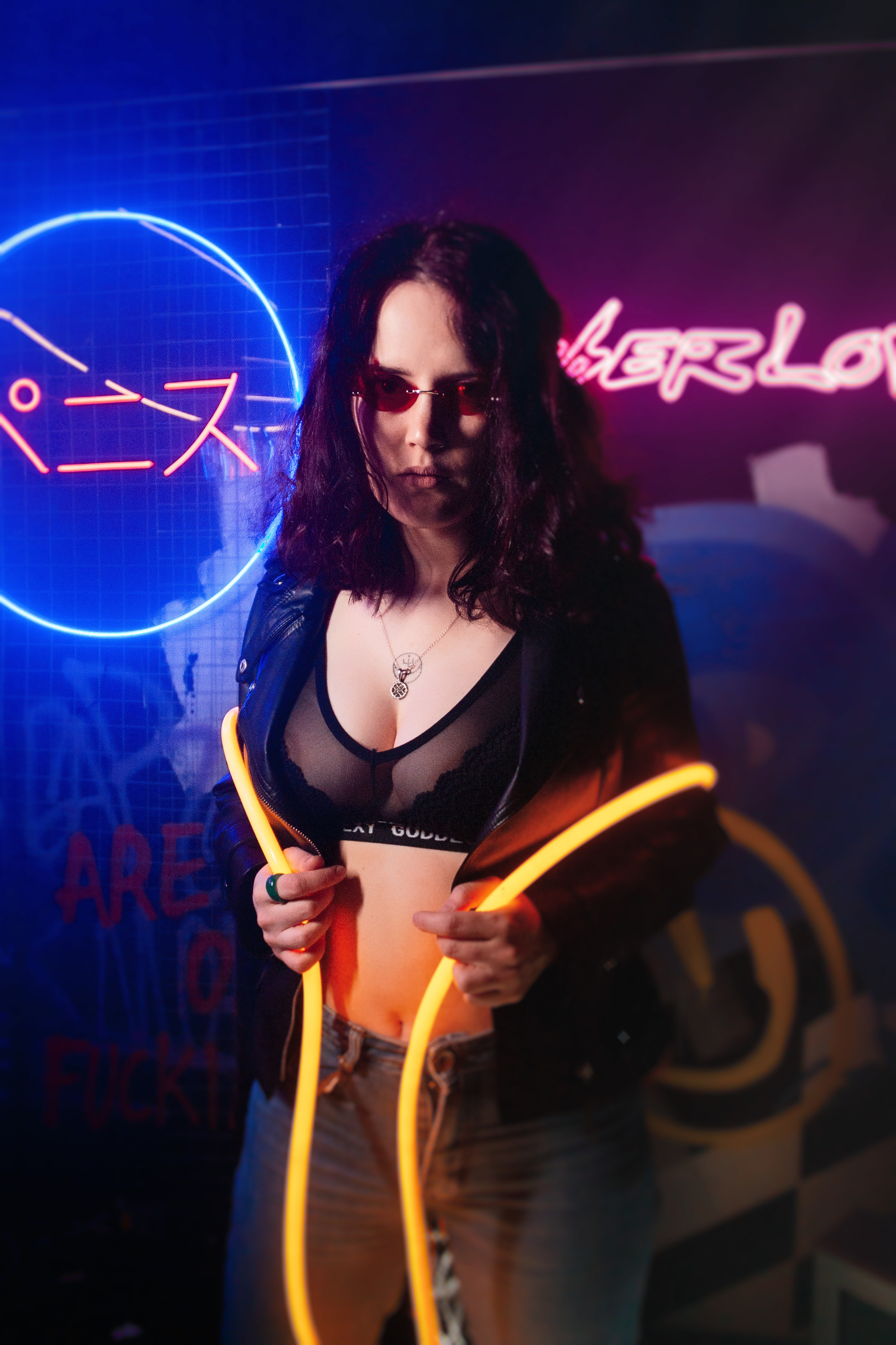 Неон. Даша и Таня. Артем Ершов. Фотограф, Тверь