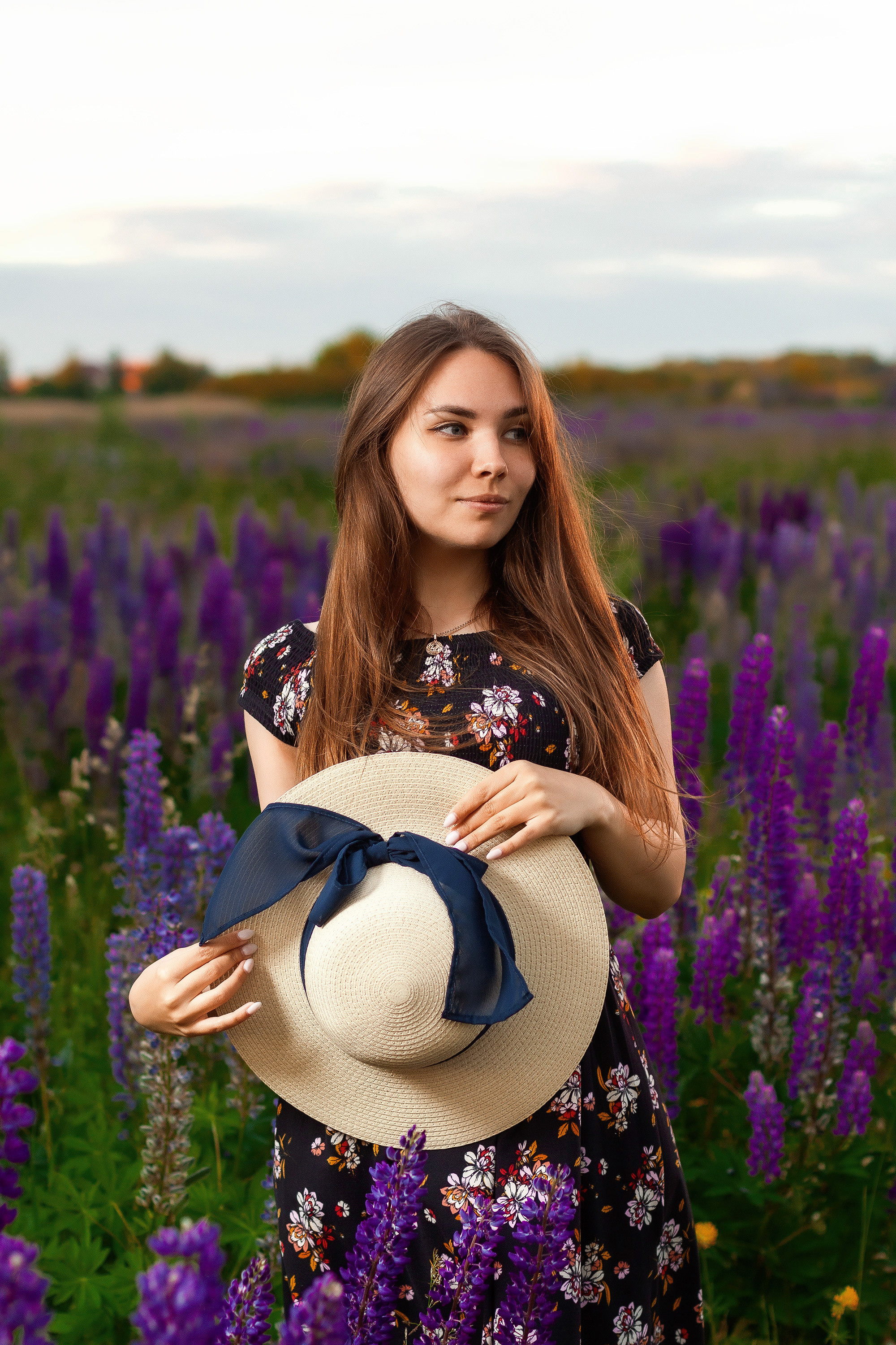 Съёмка в люпинах. Юля и Ксюша. Артем Ершов. Фотограф, Тверь