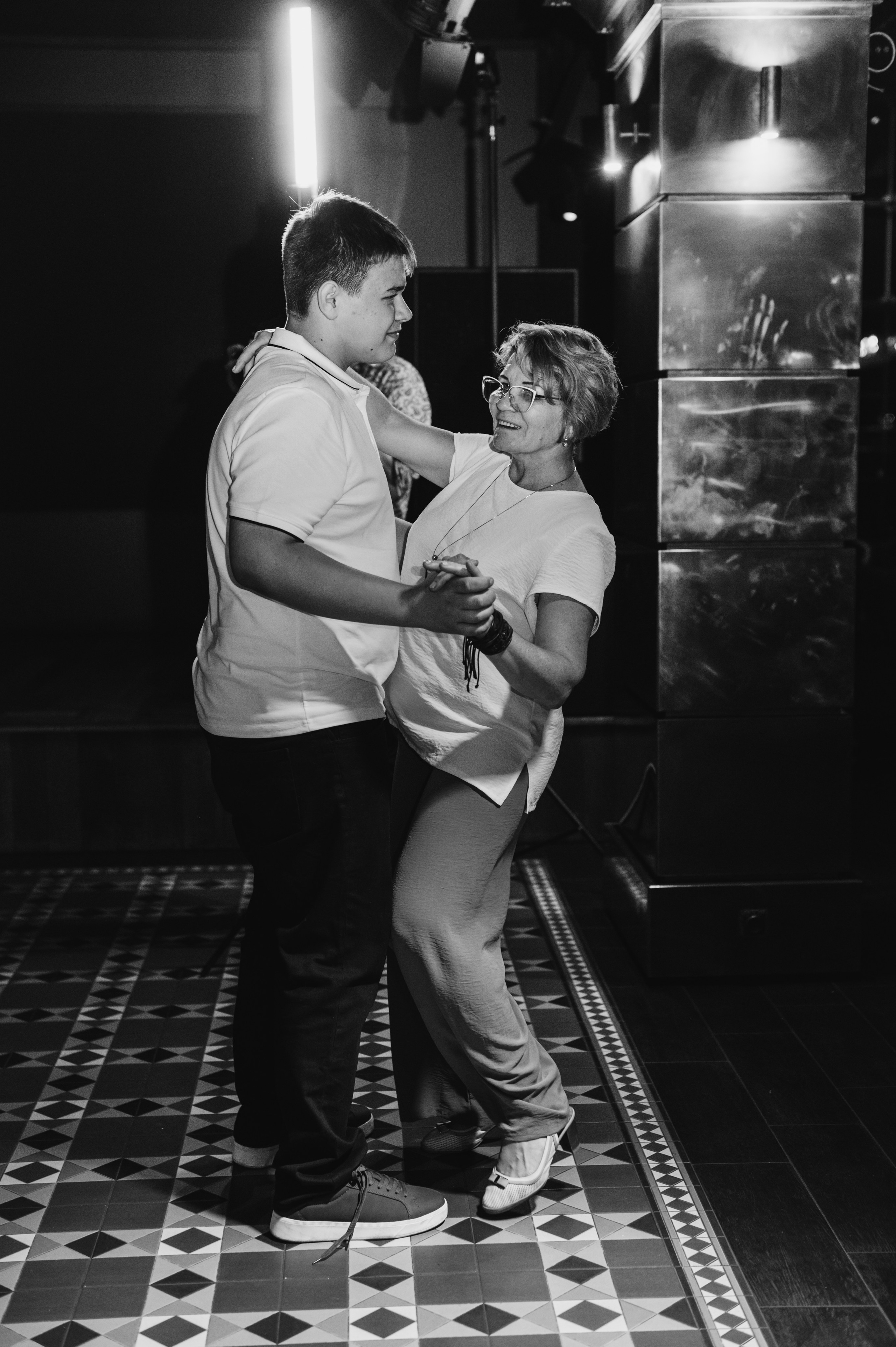 Даниил и Валерия. Черная утка. Полный день. Фотограф Екатерина Бочарникова