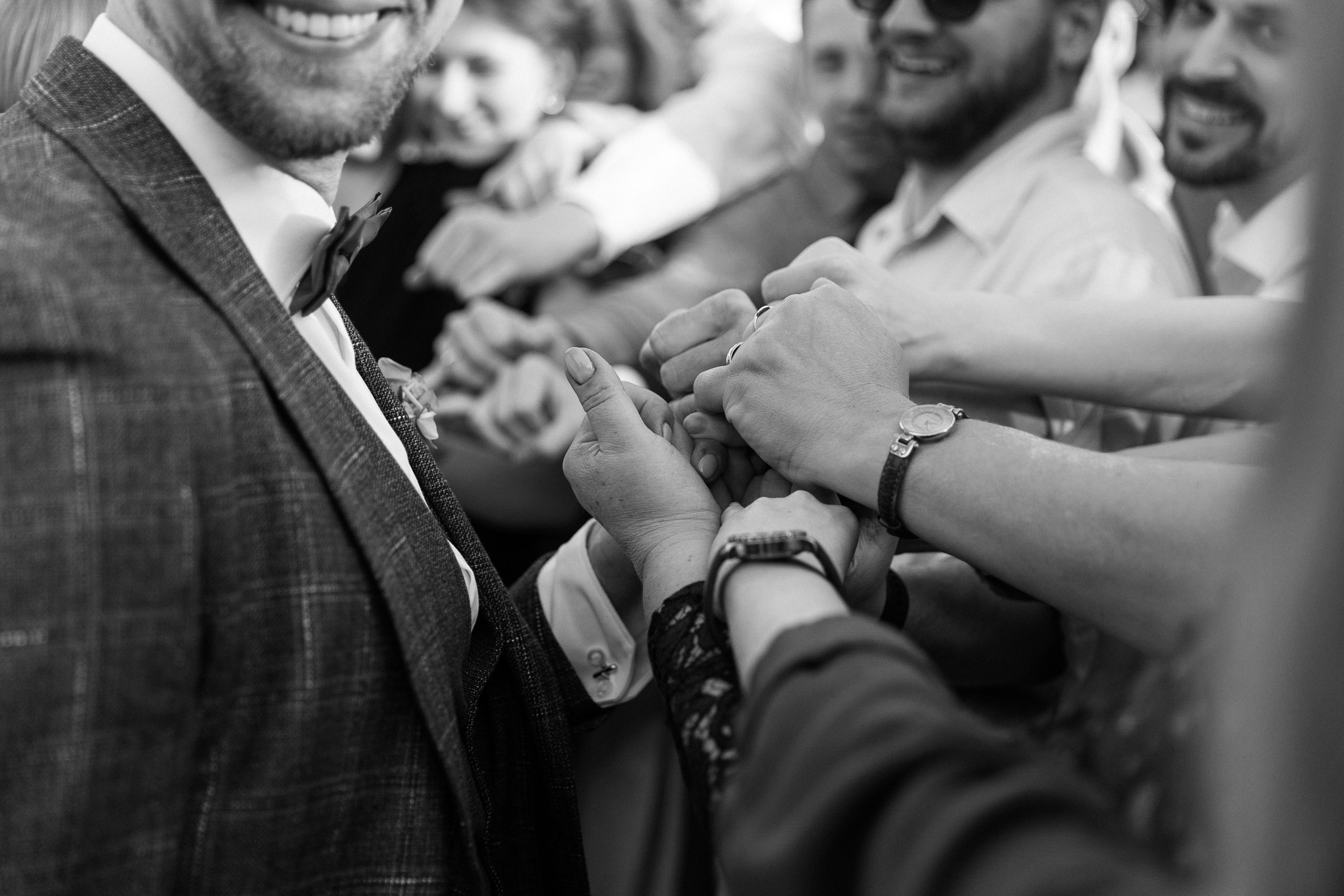 HOLDING_OUT_OF_THE_HERO. Wedding photographer in Europe