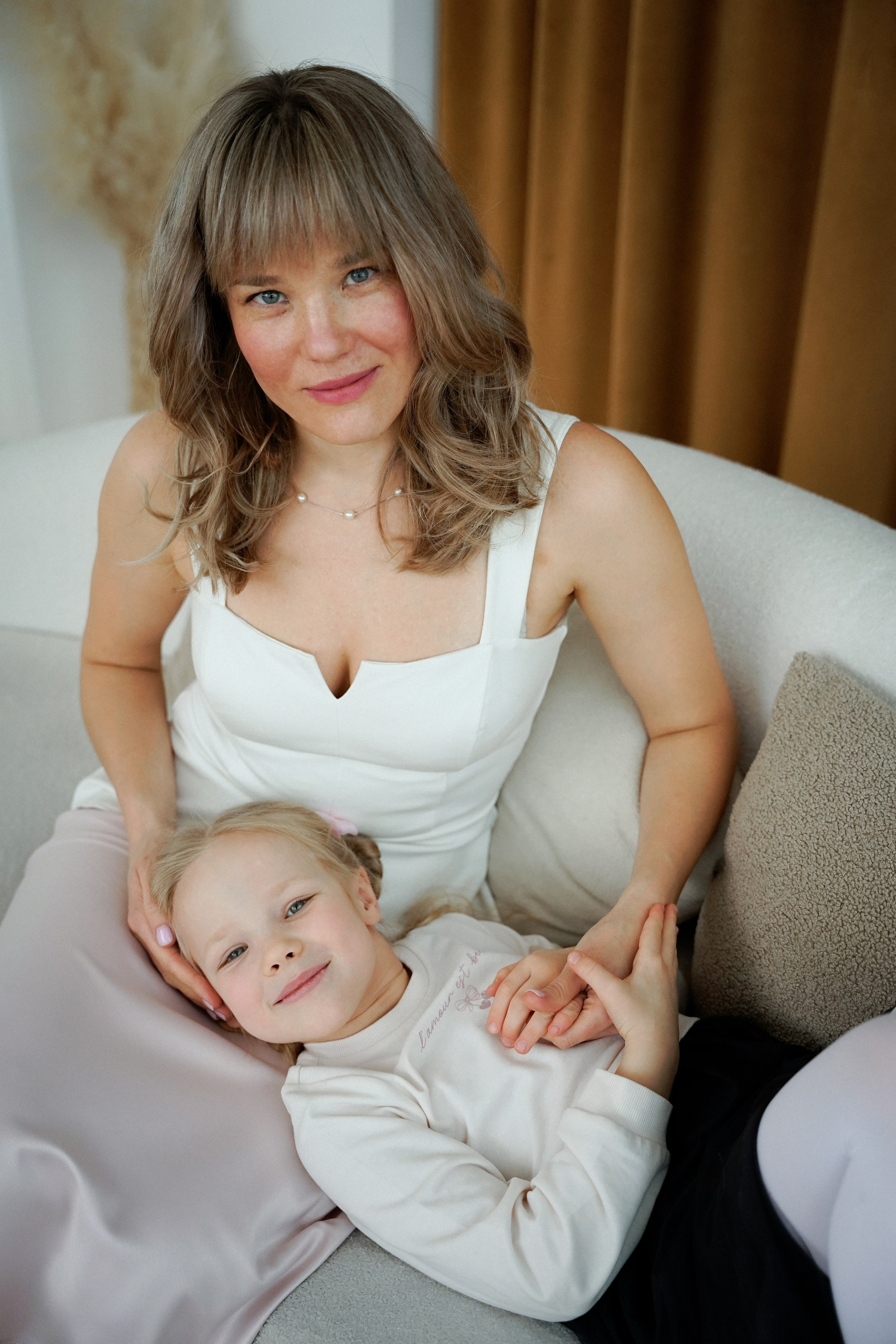 Студийная фотосессия для большой семьи в студии