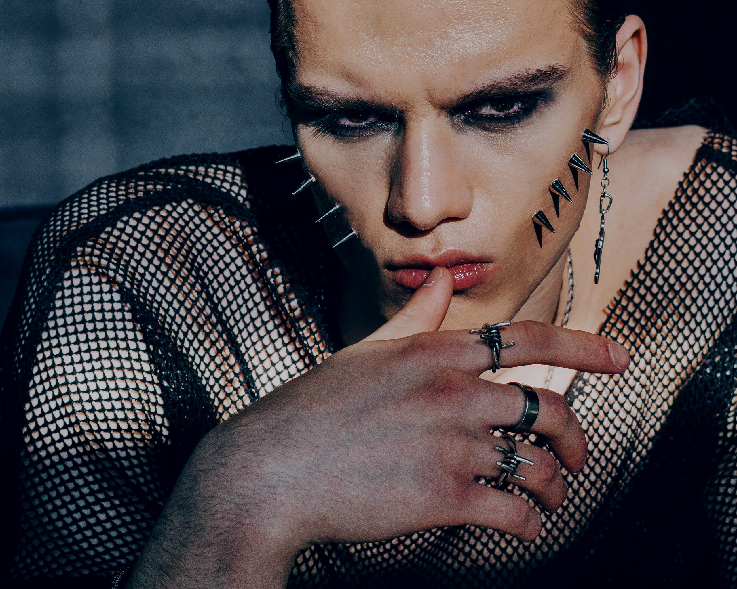 Креативная тематическая индивидуальная портретная съёмка. Фотограф Екатеринбург для вас или вашего бренда