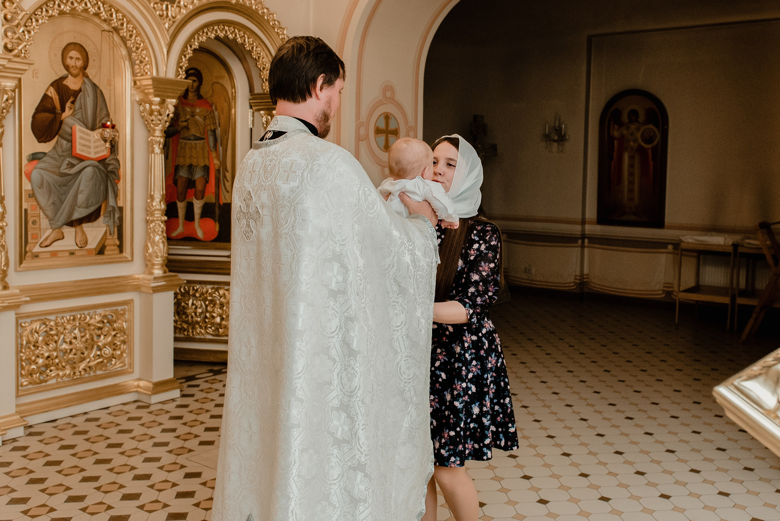 Церковь Иоанна Кронштадтского крестины фотосессия. Фотограф Рязань. Дарья Дмитриева