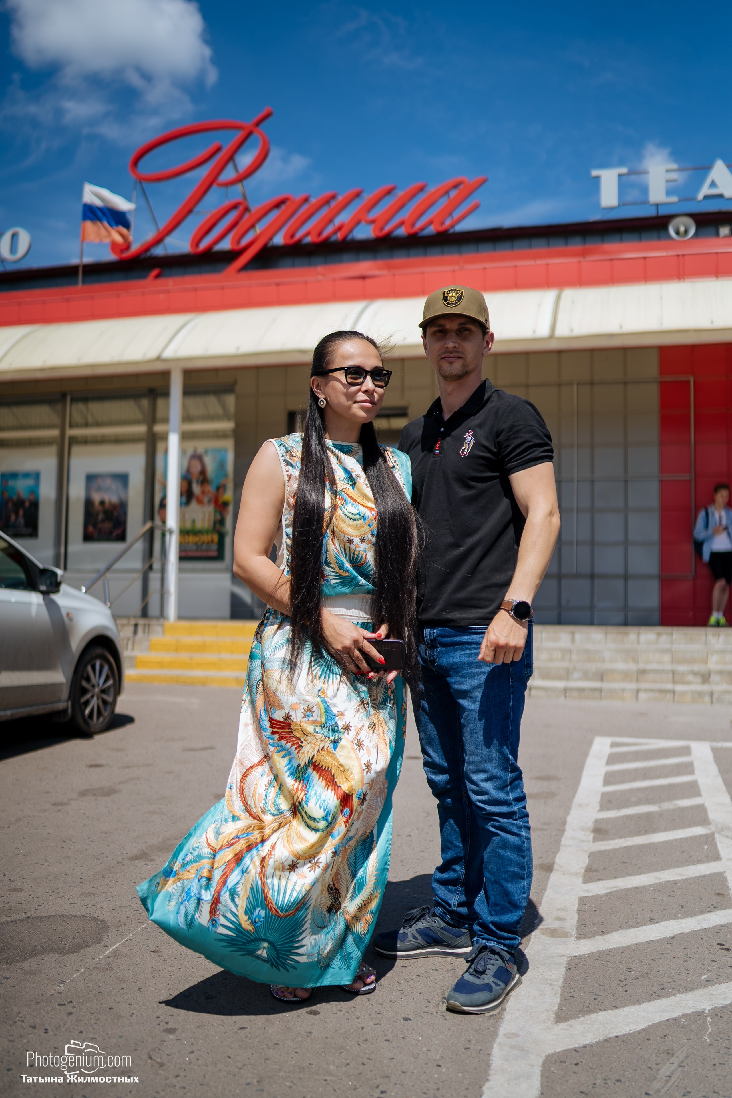 8 июня «Патриоты из Курска» сбор гуманитарной помощи у кинотеатра «Родина». Фотограф Нижний Новгород Татьяна Кейод