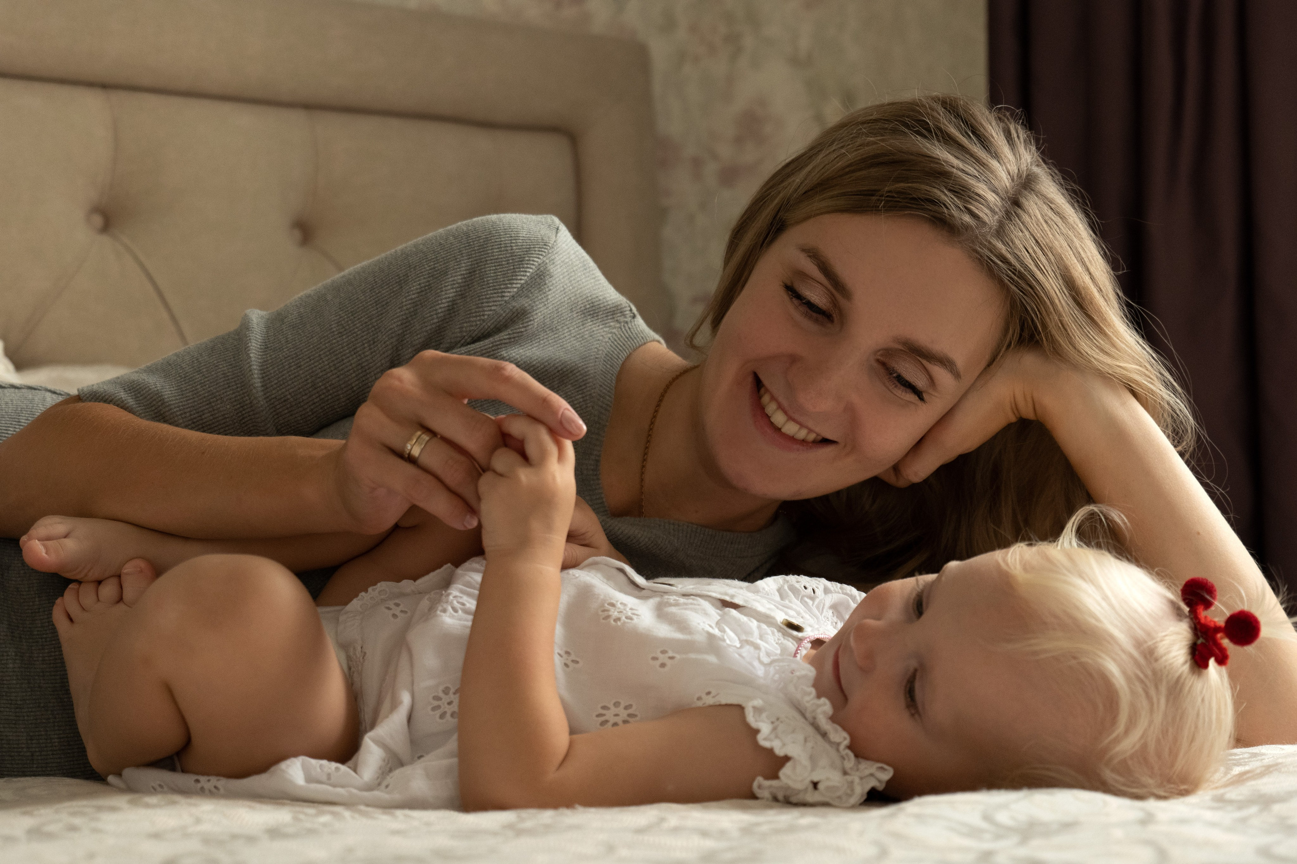 Семейная фотосессия дома. Фотограф видеограф Ольга Василевская