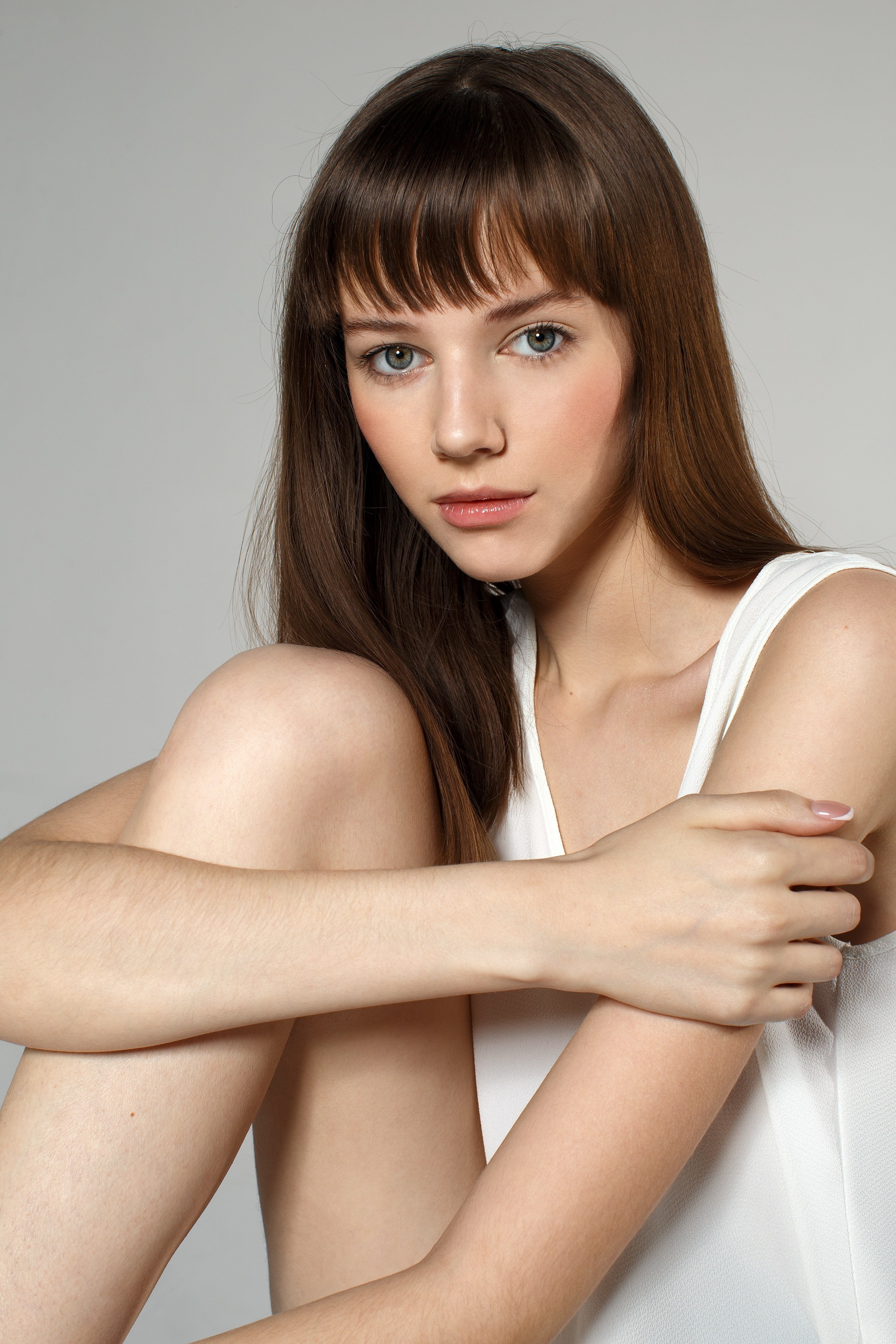 Диана — Модельная фото сессия в 18 и 24 года. Портретный Студийный и уличный фотограф Москва. Индивидуальные, Семейные, Беременность, Будуар, Каталог, контент съемки для блога и бизнеса