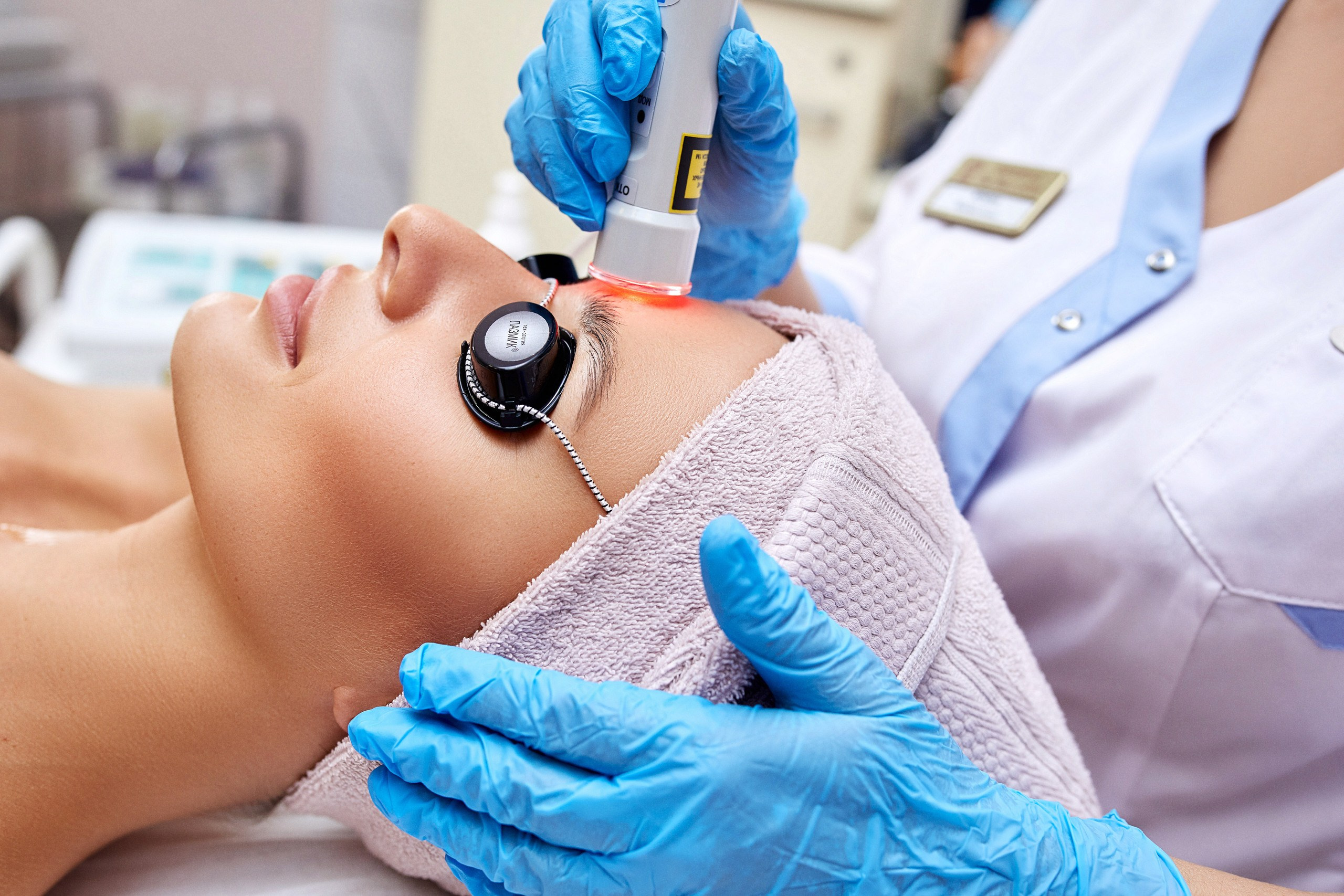 Рекламная фотосъемка является важной частью проекта разработки и презентации продукции или услуги. Она необходима для создания максимально продающего фотоматериала, который определяет настроение и впечатление от товара или услуги.