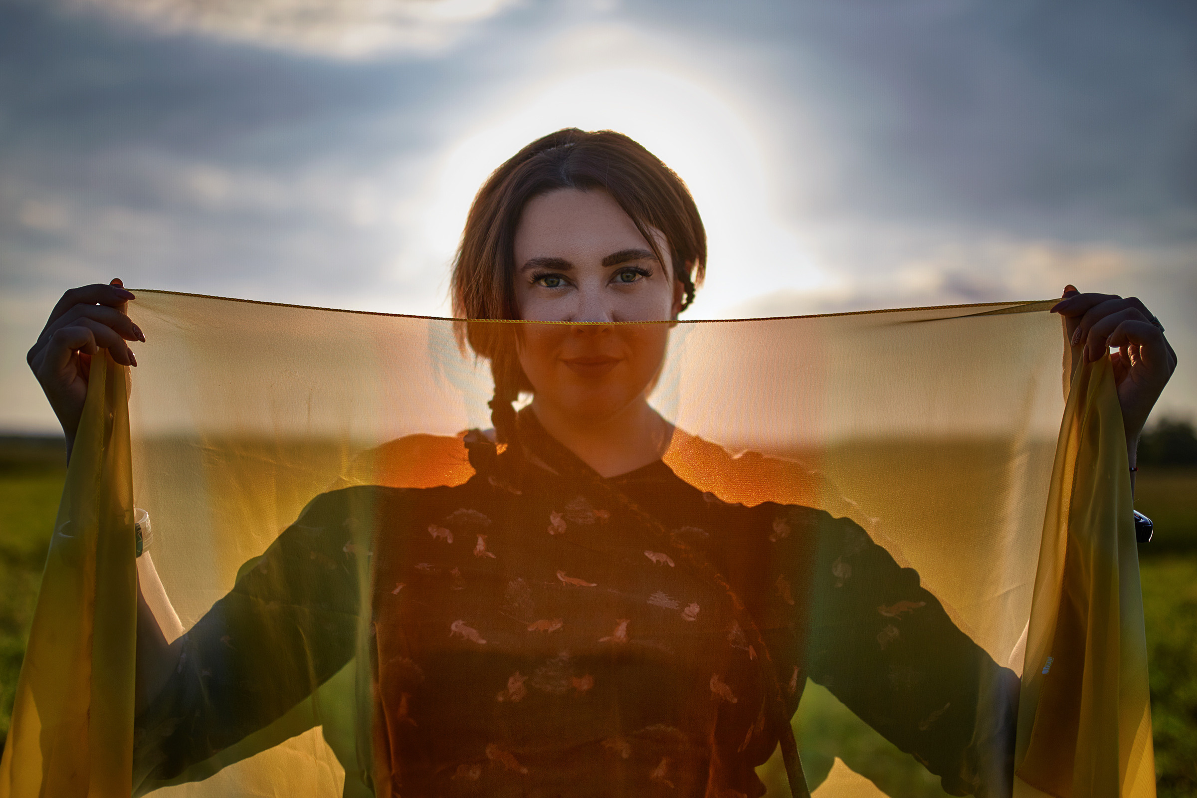 Небо, паралёт и девушка. Фотограф Роман Желтухин