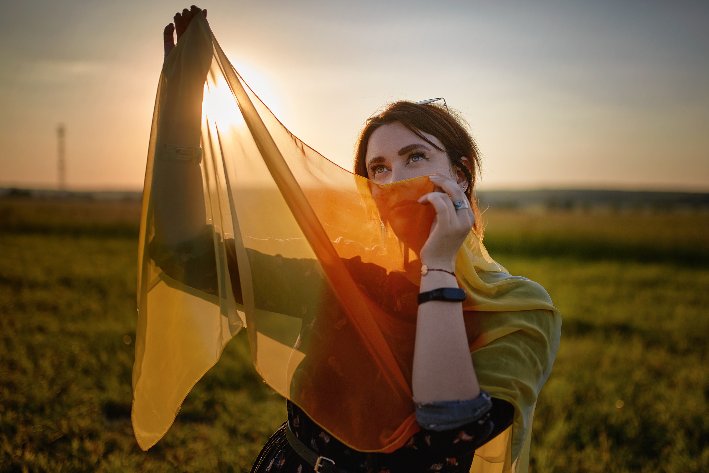 Небо, паралёт и девушка. Фотограф Роман Желтухин