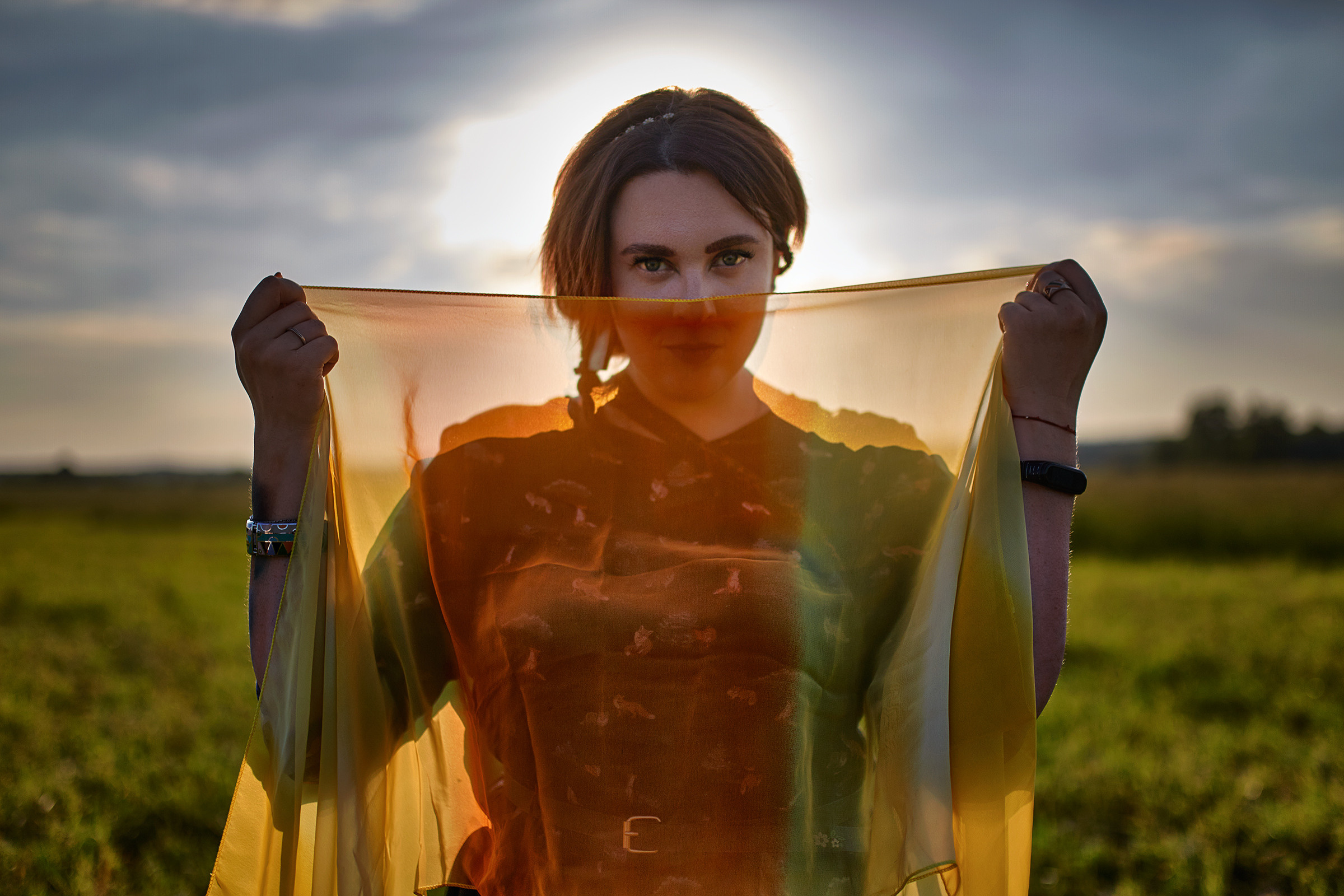 Небо, паралёт и девушка. Фотограф Роман Желтухин