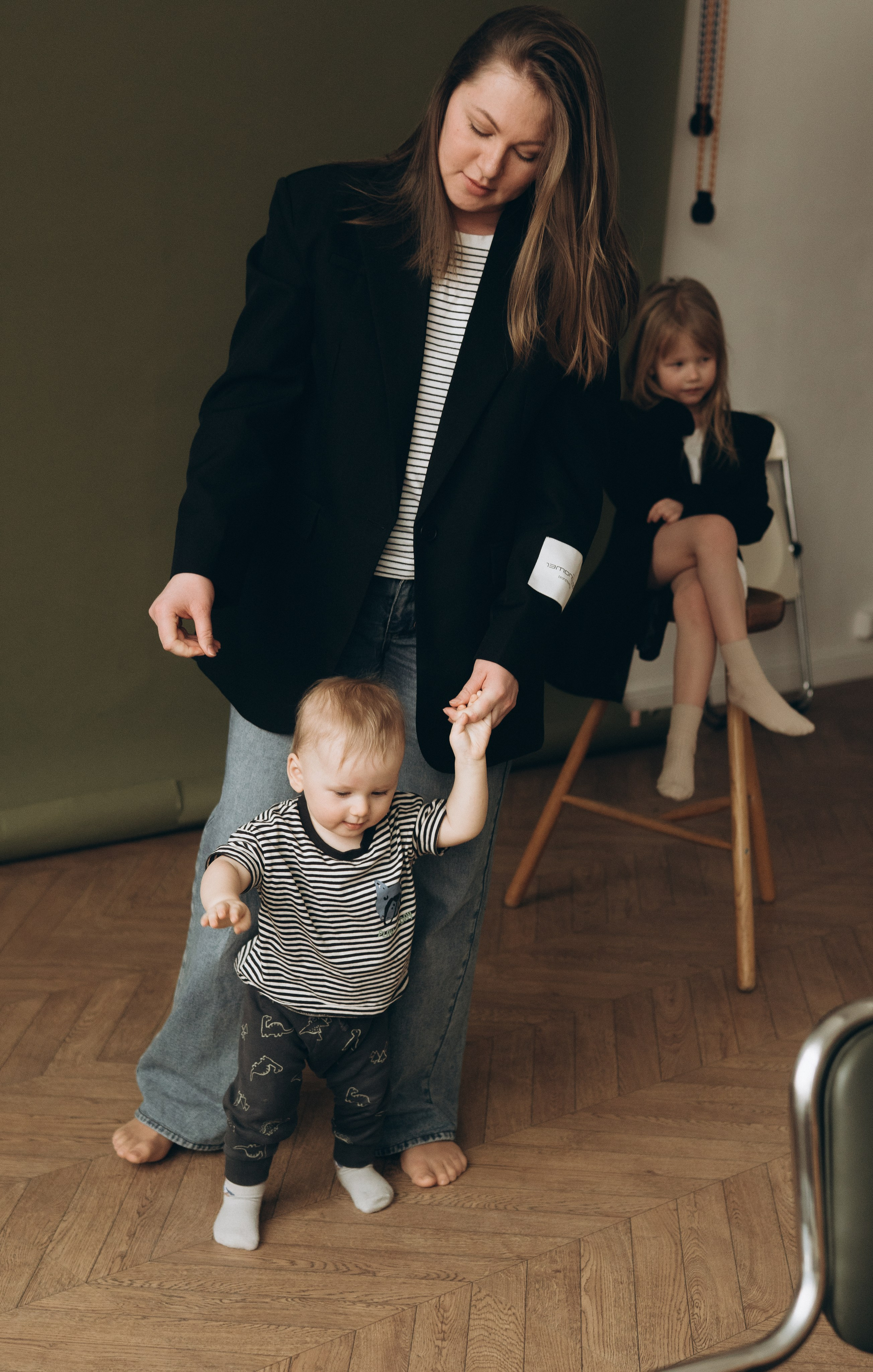 Студийная фотосессия материнства. Семейный, ньюборн фотограф, фотограф на роды в Москве, Виктория Тюльдюкова