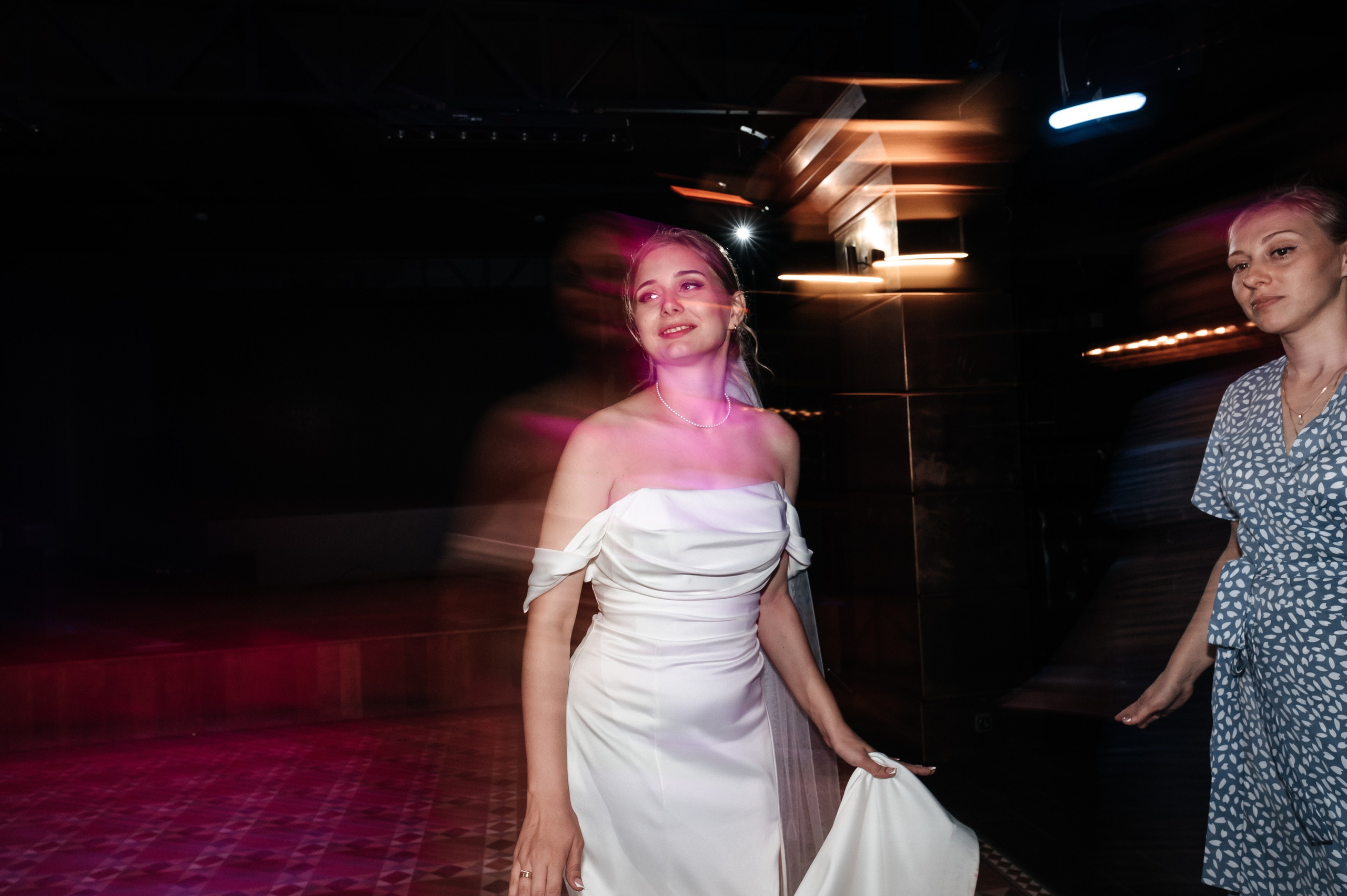 Даниил и Валерия. Черная утка. Полный день. Фотограф Екатерина Бочарникова