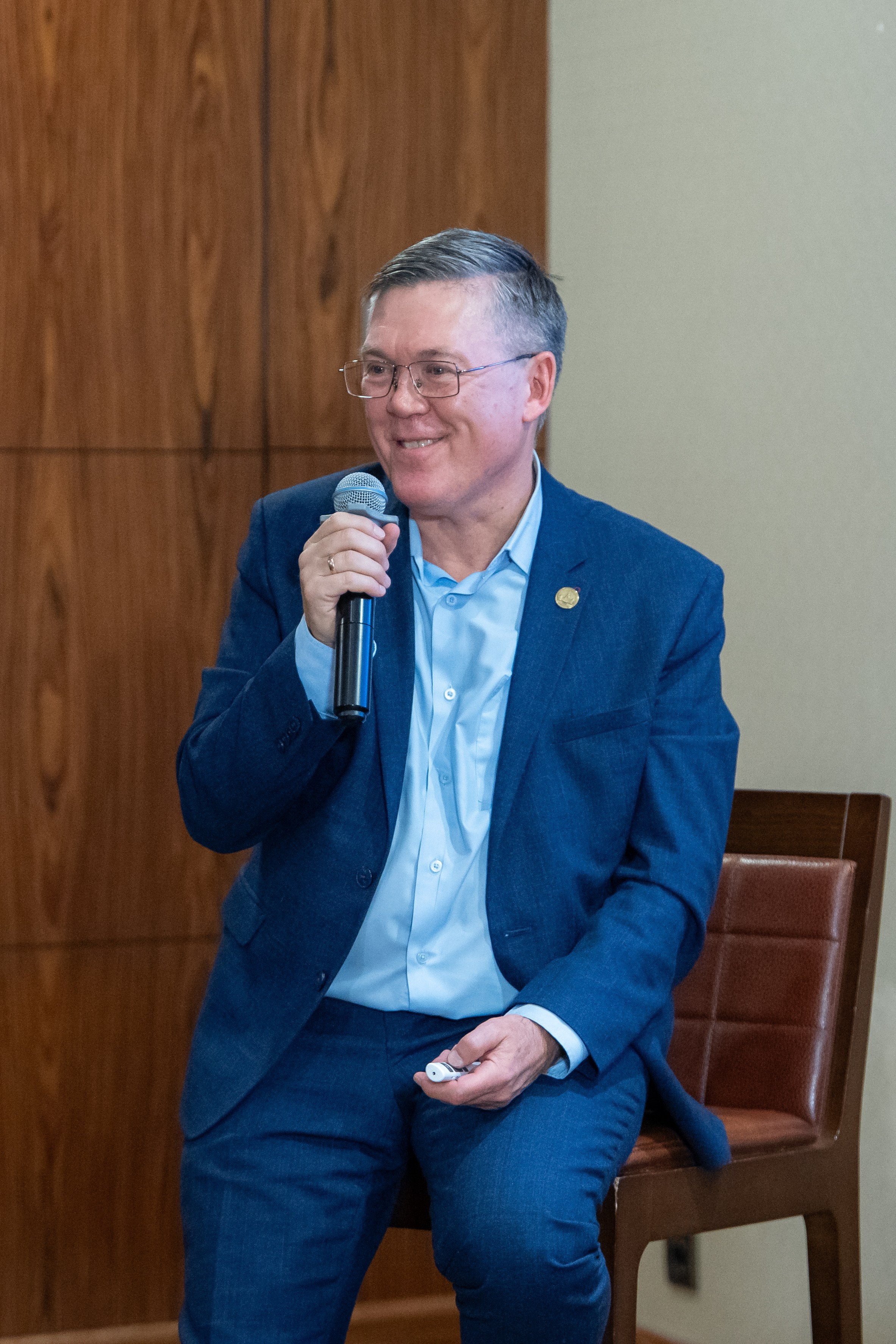 Лекция Вячеслава Дубынина о выгорании. Репортажный и интерьерный фотограф Александра Солдатова