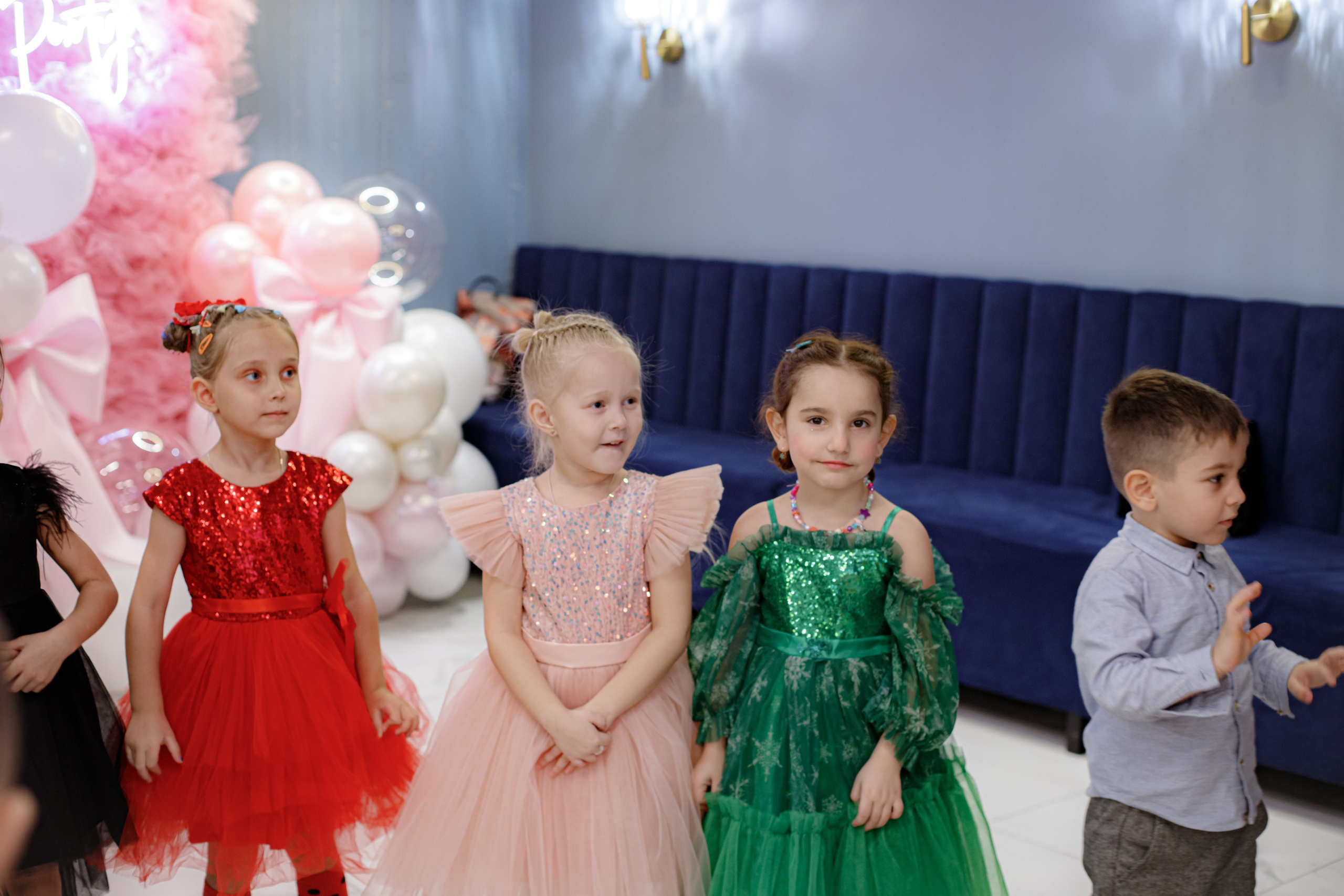 ASIA'S BIRTHDAY PARTY. Photokarish