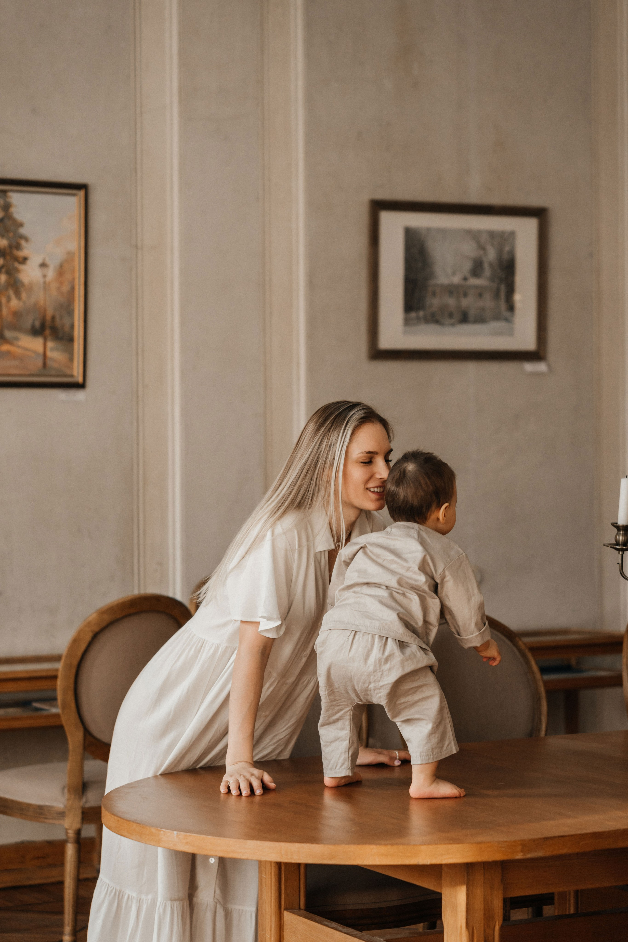 Маленькие ножки в читальне им. Пушкина. Ваш фотограф Вика Артемова