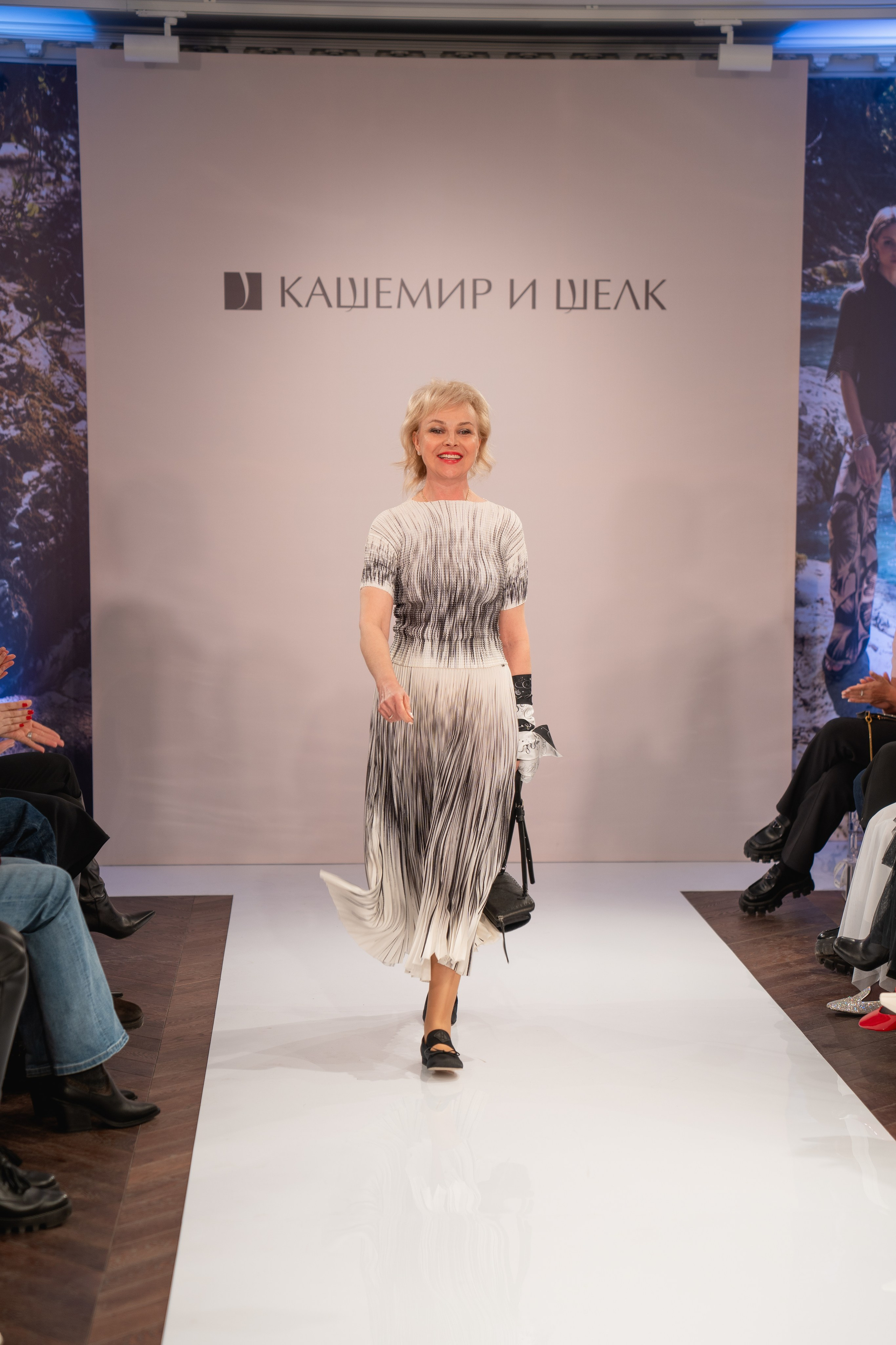 Модельный показ. Занимаюсь профессиональной фотографией и живу рядом с Байкалом. Работаю в разных жанрах