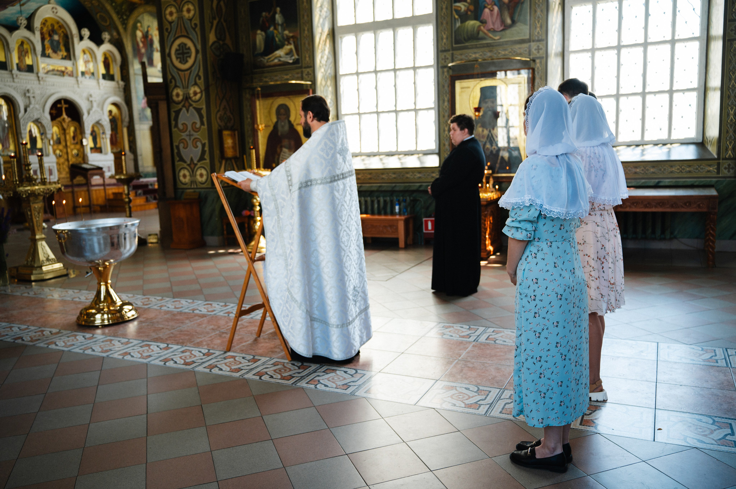 Таинство Крещения Дарьи (Храм Преполовения Пятидесятницы). Фотограф Ярута Оксана / Ростов-на-Дону
