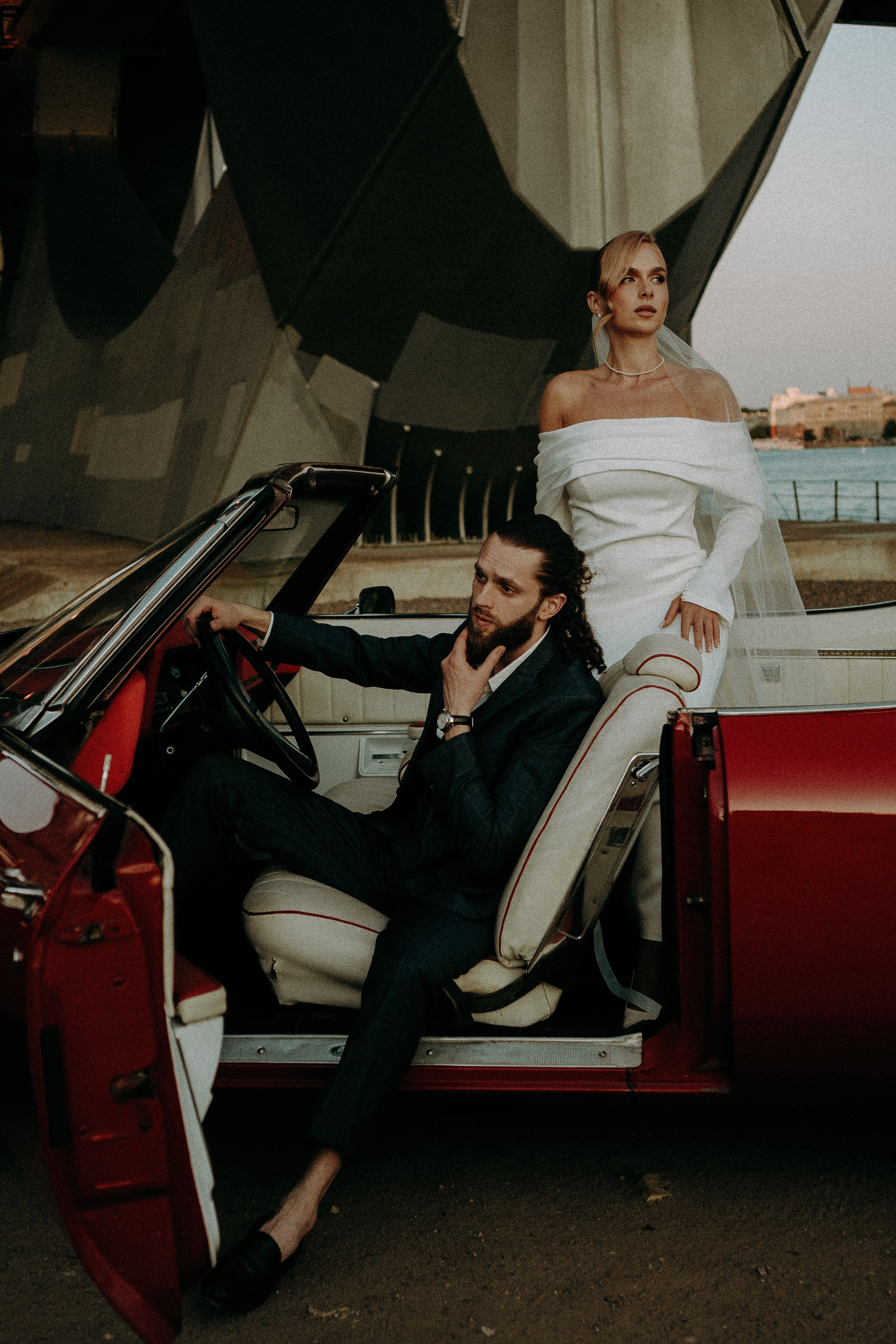 СВАДЕБНАЯ СЬЕМКА ВОЗЛЕ МСОТА БЕТАНКУРА НА КАБРИОЛЕТЕ. Профессиональный фотограф, Санкт-Петербург — Виктория Богомолова