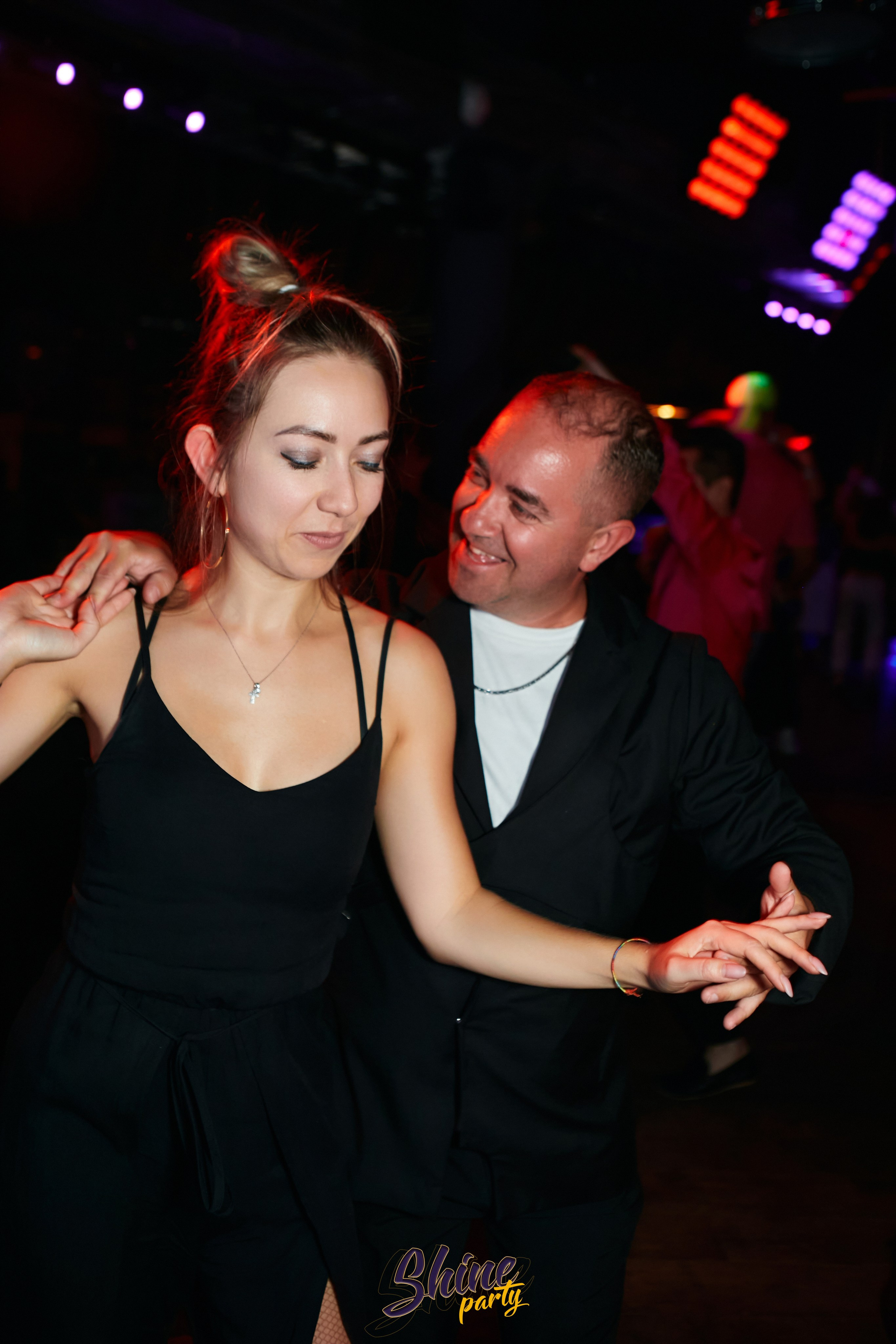 Shine party bachata. Свадебный фотограф