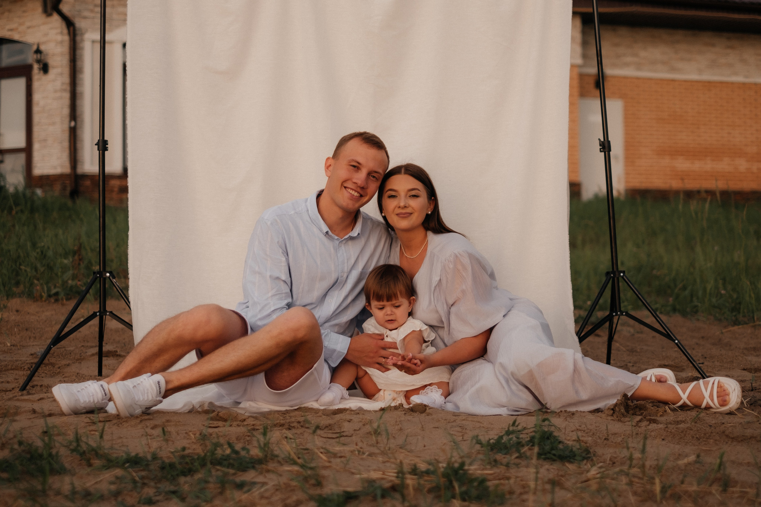 Алина, Ярослав и Тая на берегу. Фотограф в Новосибирске Диана Ильиных