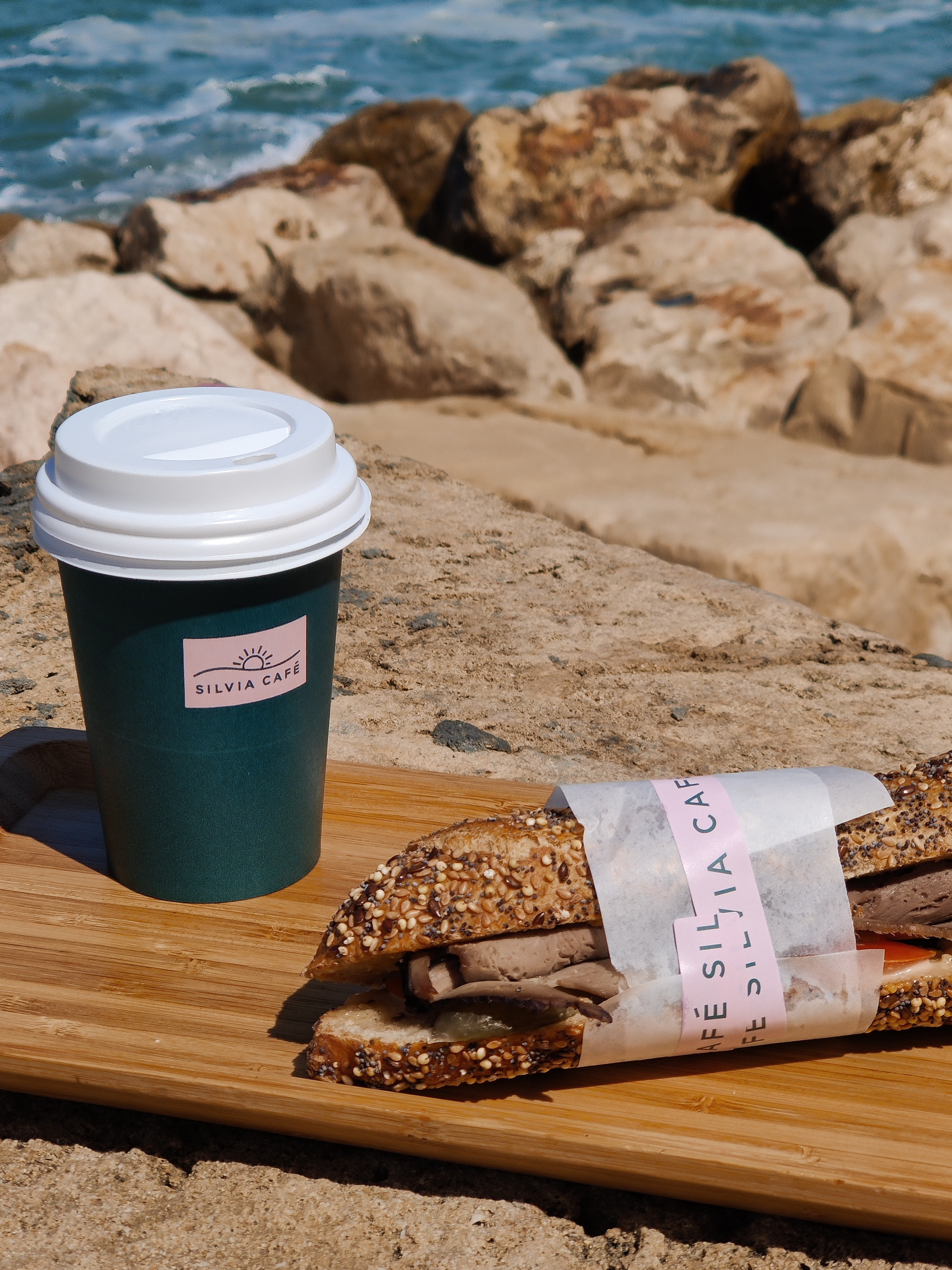 Фотограф в кафе. Фотограф и видеограф в Израиле Соня Скай