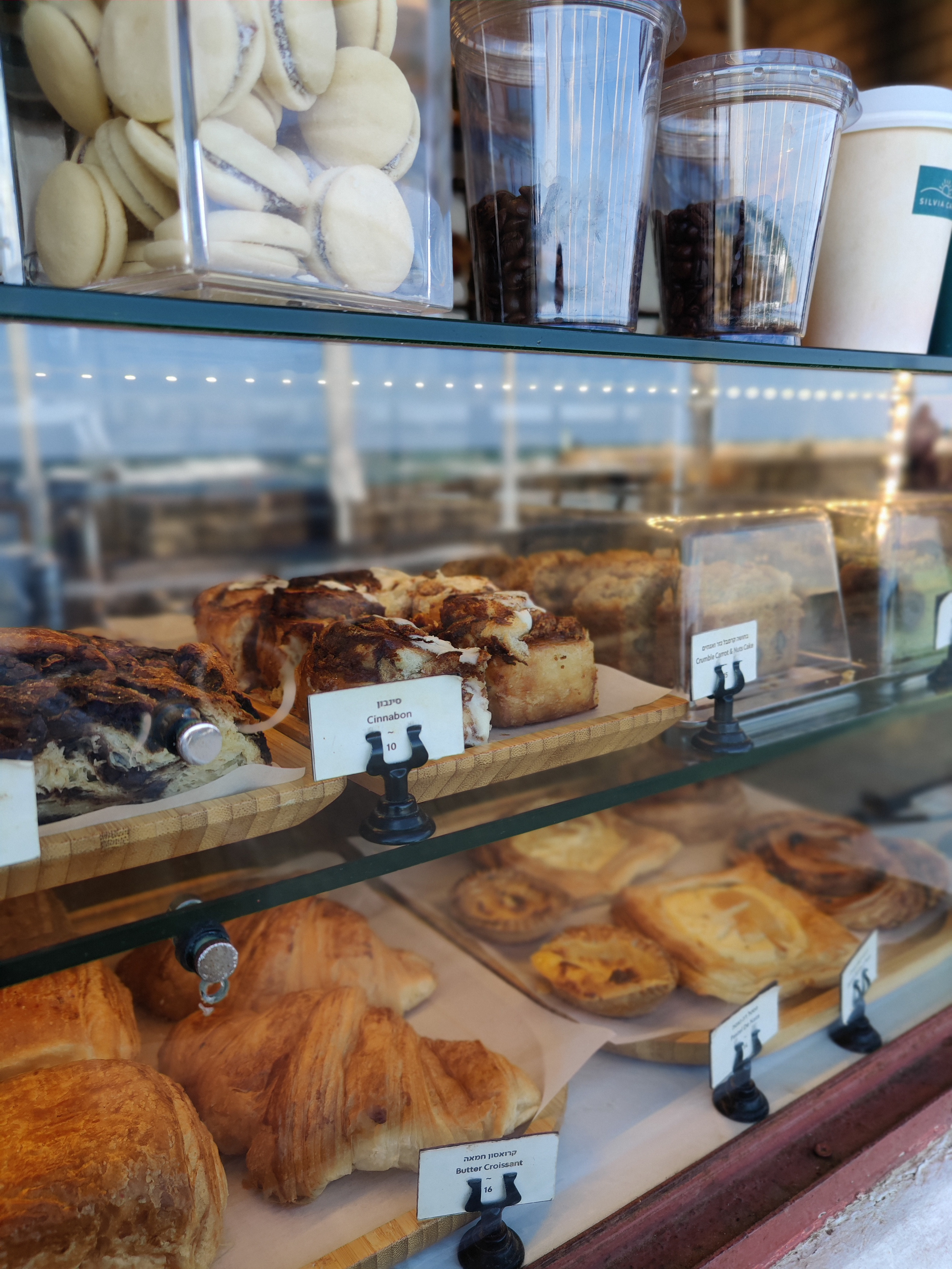 Фотограф в кафе. Фотограф и видеограф в Израиле Соня Скай