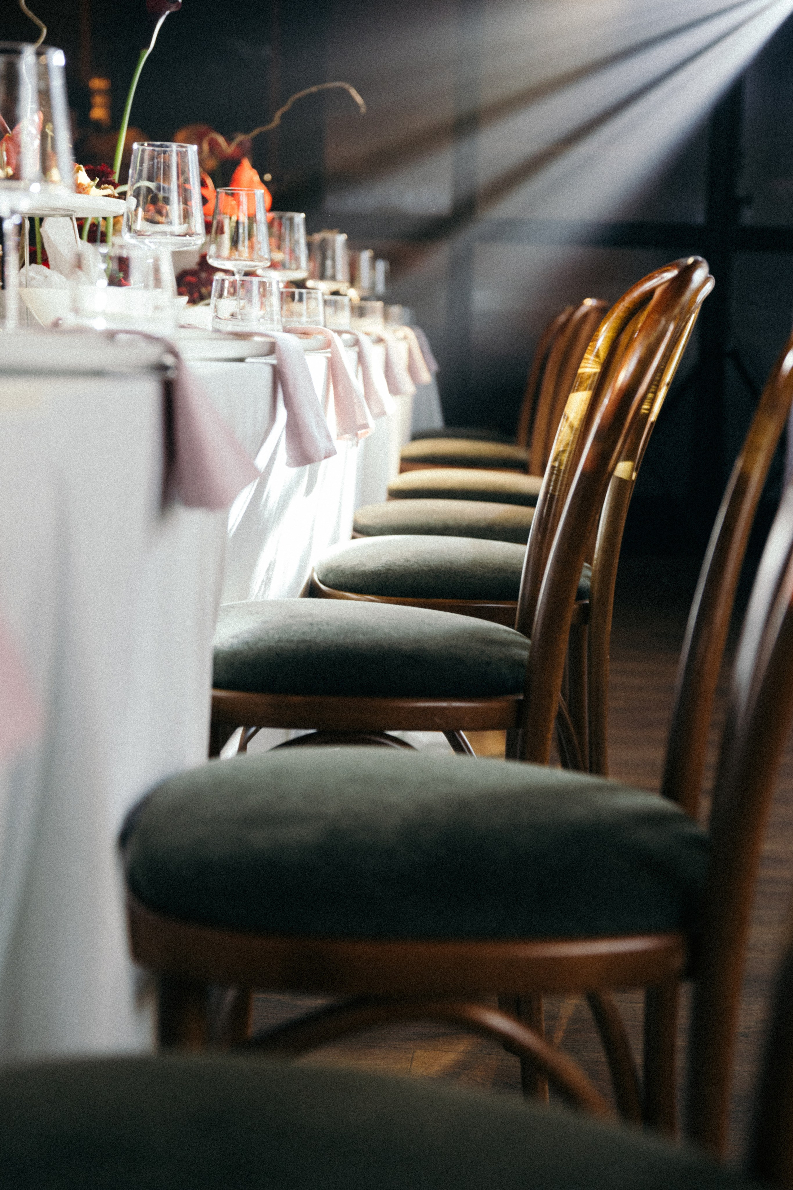 Свадьба в Питере. HELD BY LOVE. Фотограф в Астрахани Радмир Баймухамедов