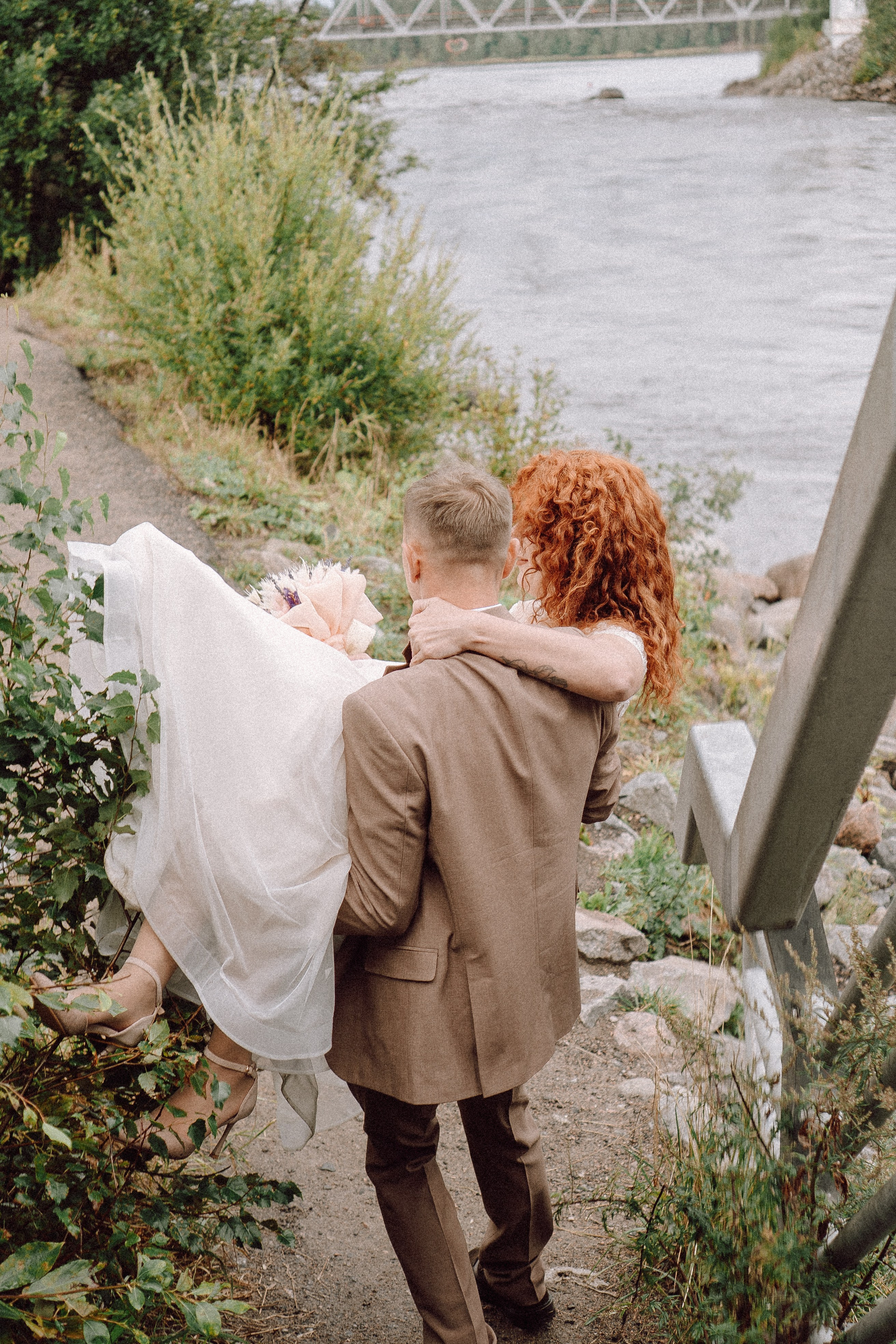 СВАДЕБНАЯ ФОТОСЕССИИЯ ПАРЫ В ГОРОДЕ ПРИОЗЕРСК В СОСНОВОМ ЛЕСУ И С ПИКАПОМ. Профессиональный фотограф, Санкт-Петербург — Виктория Богомолова