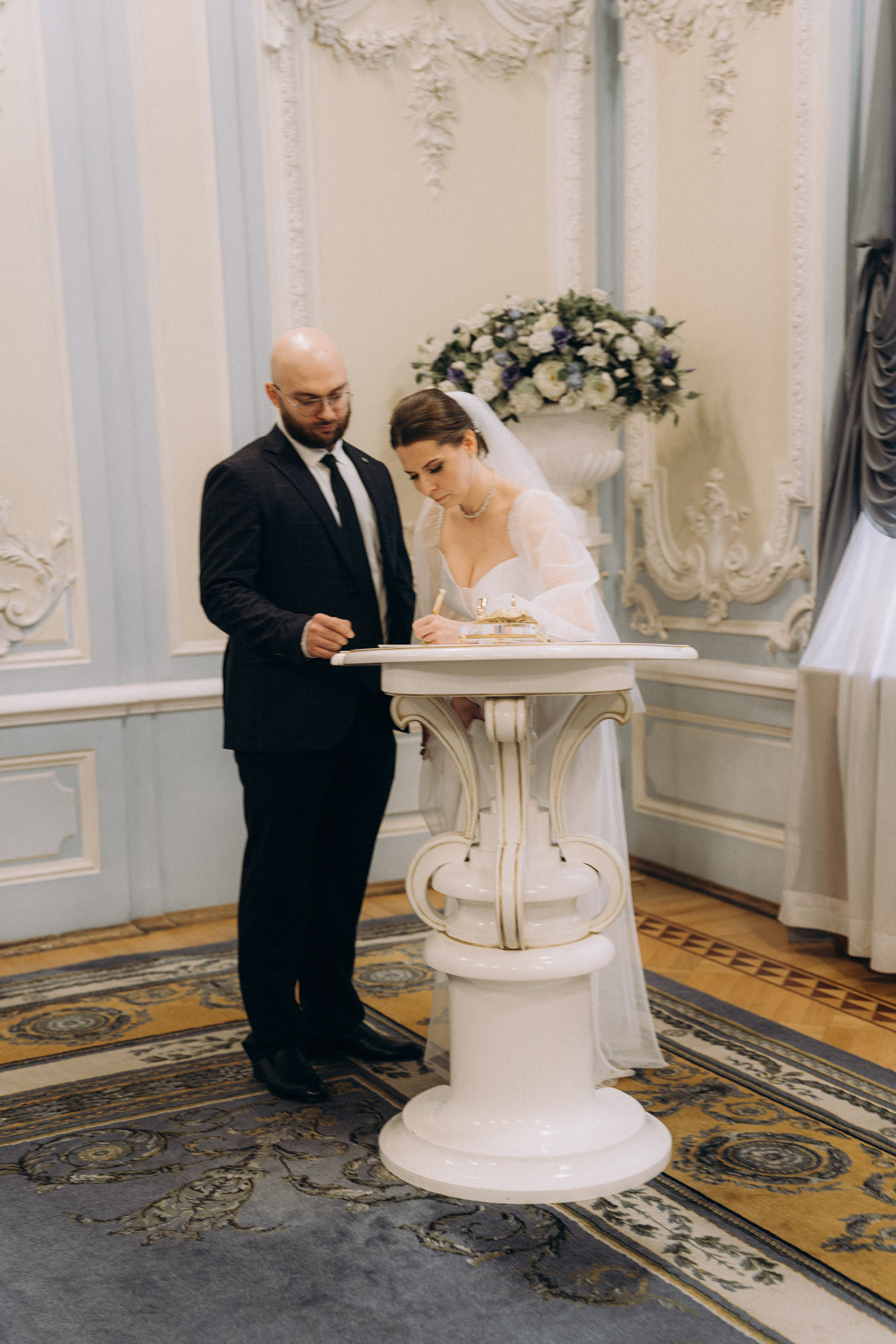 СВАДЕБНАЯ СЬЕМКА ВО ВТОРОМ ДВОРЦЕ (ДЕКАБРЬ) ТАКЖЕ СЬЕМКА В СТУДИИ НА ЧЕРНЫШЕВСКОЙ. Профессиональный фотограф, Санкт-Петербург — Виктория Богомолова