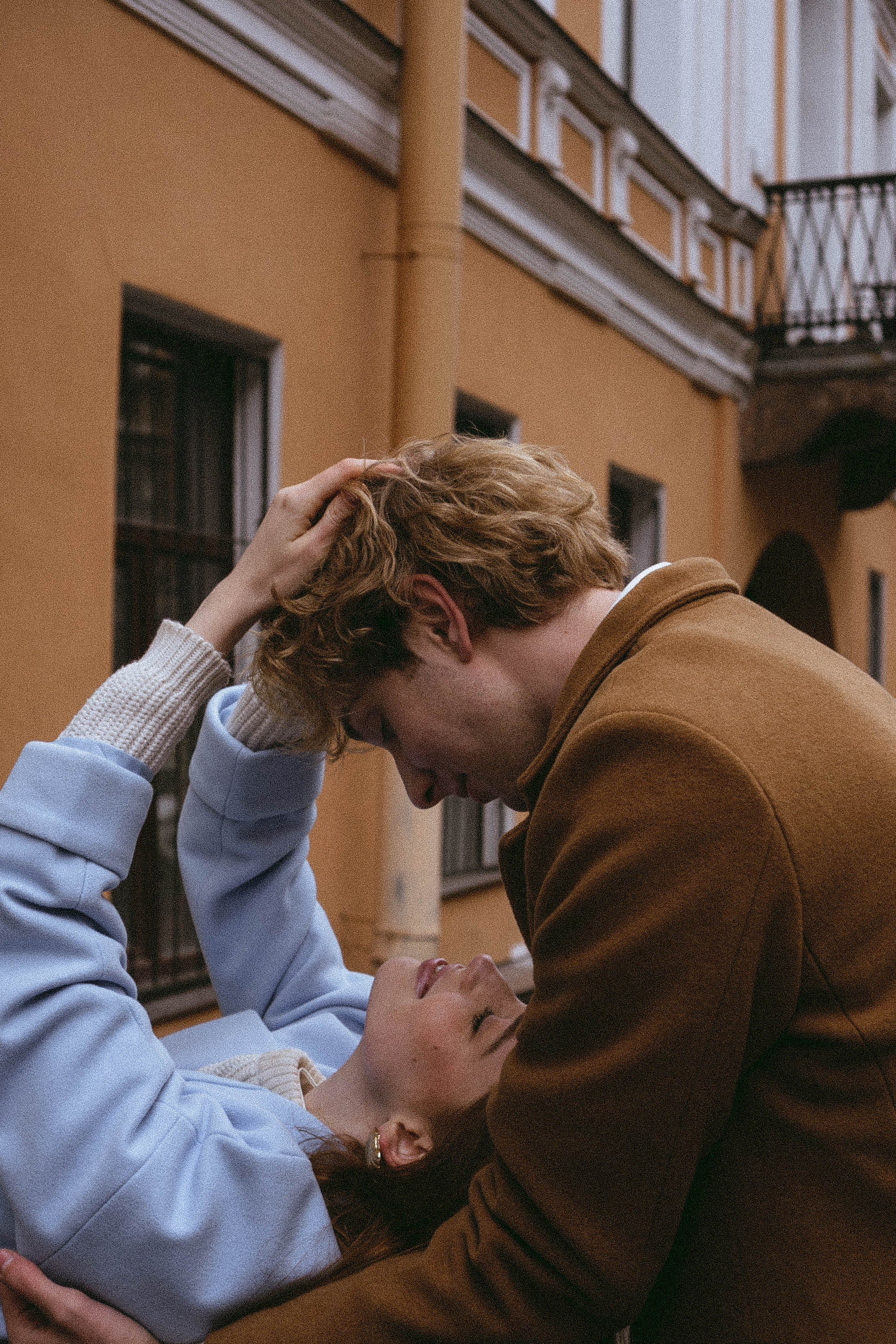 СВАДЕБНАЯ ПРОГУЛКА ПО ПЕТРОГРАДКЕ ВЕСНОЙ (ФОТОСЕССИИЯ ПАРЫ СВАДЕБНАЯ). Профессиональный фотограф, Санкт-Петербург — Виктория Богомолова