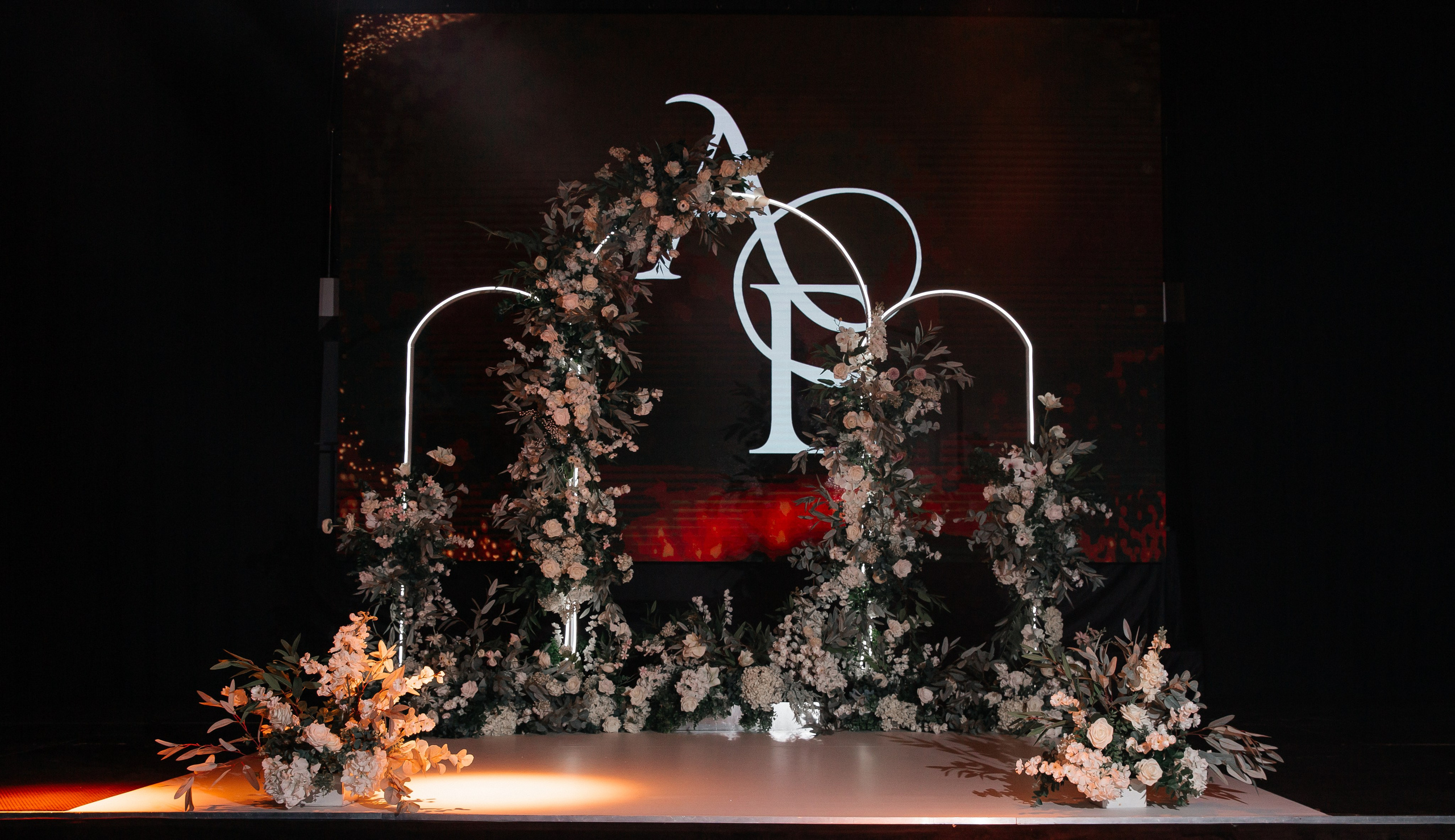 Уютная свадьба — Аскар и Катя на Марсовом поле. Свадебный фотограф в Оренбурге Илья Володьков