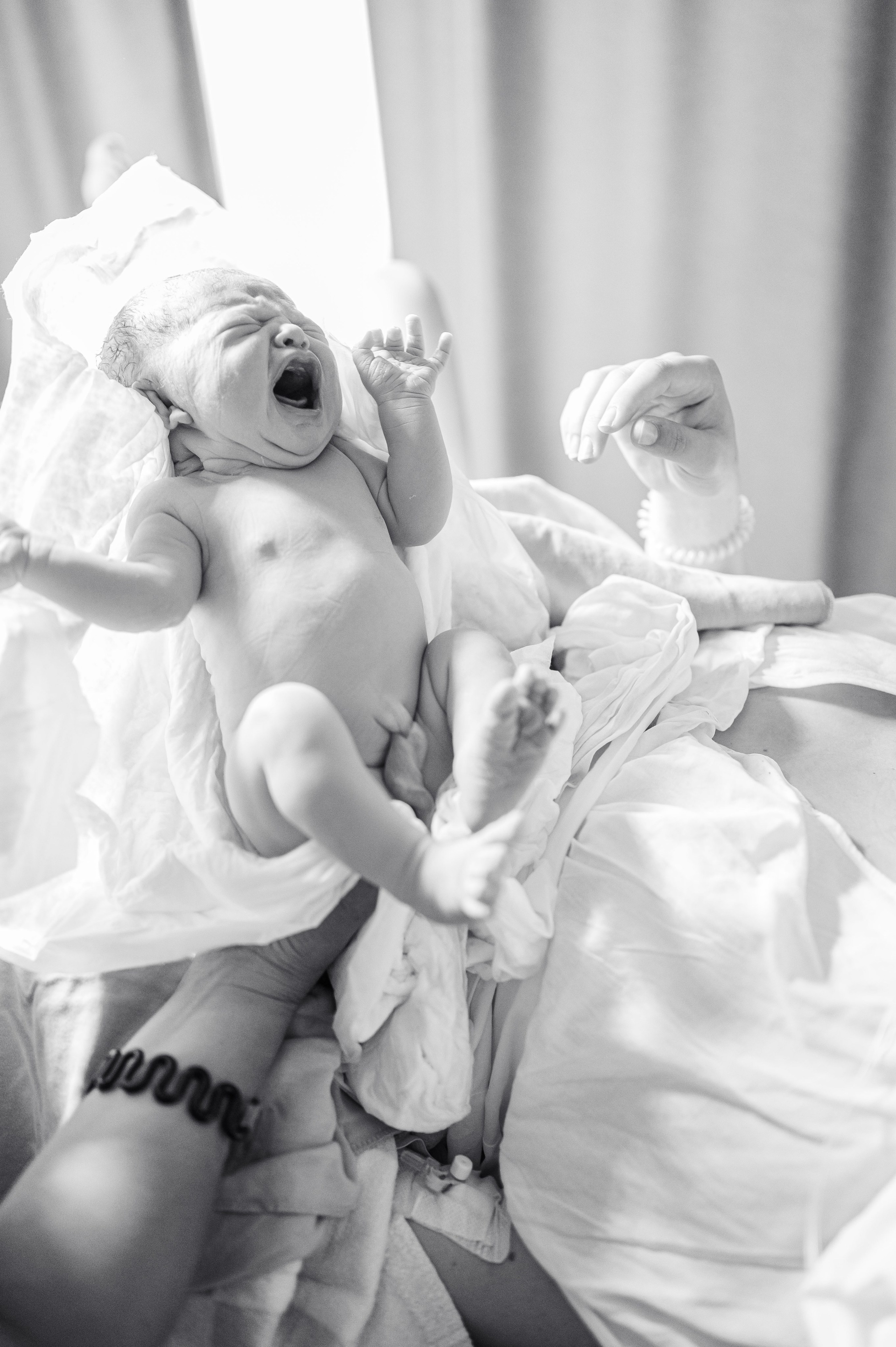 Полина родилась. Фотограф на роды СПБ Юлия Герасимова