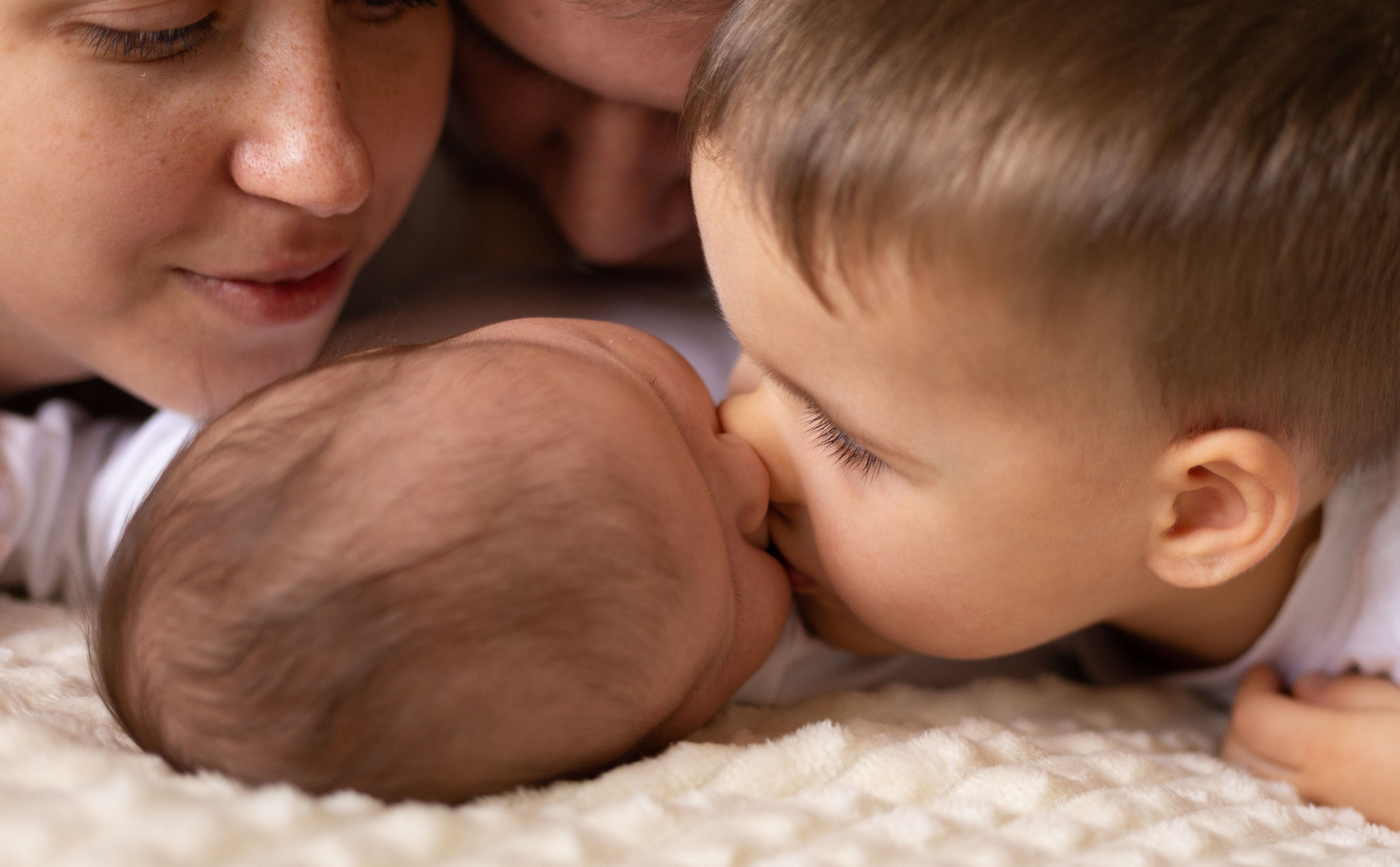 Newborn lifestyle. Фотограф беременных и новорождённых в Краснодаре