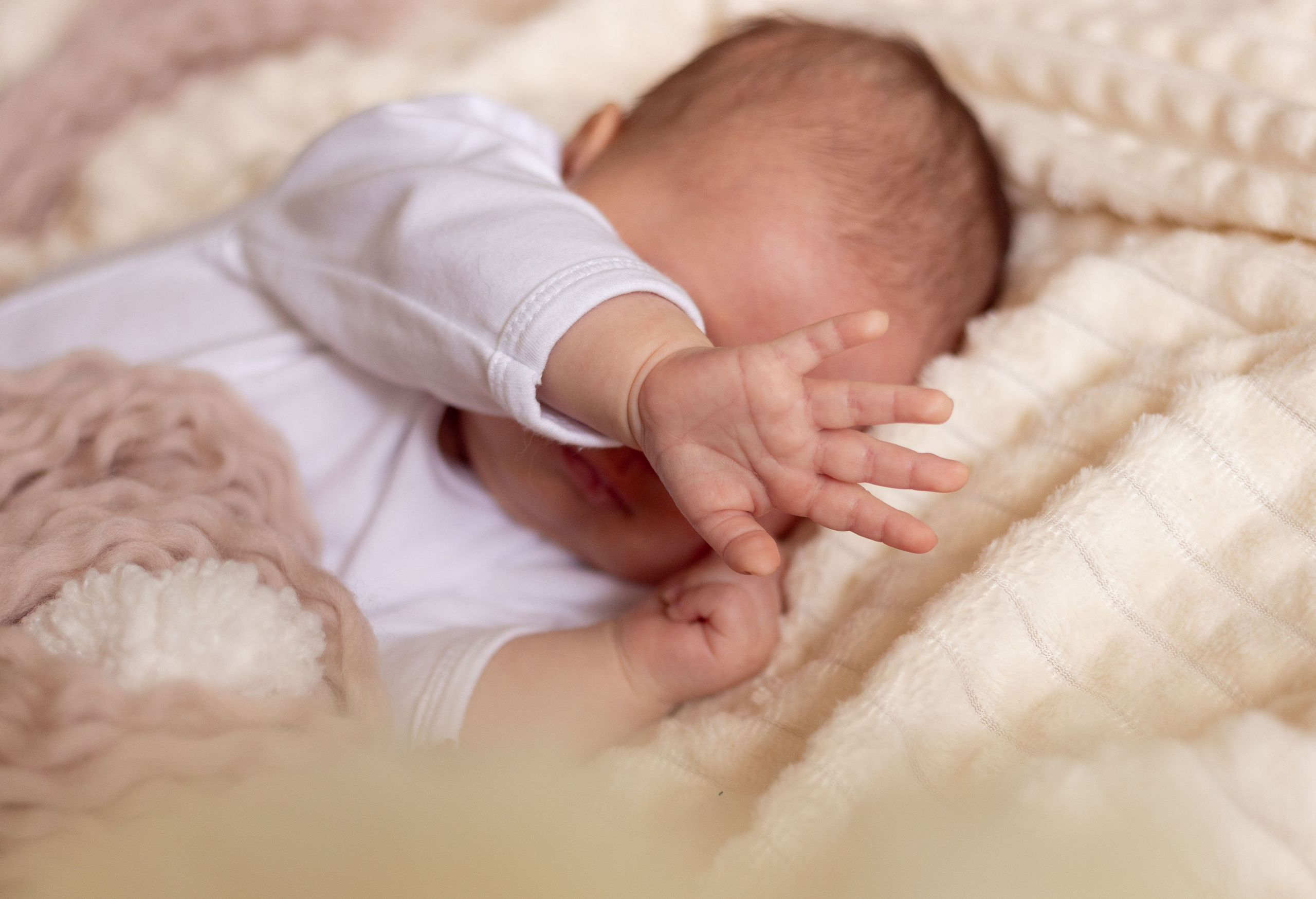 Newborn lifestyle. Фотограф беременных и новорождённых в Краснодаре