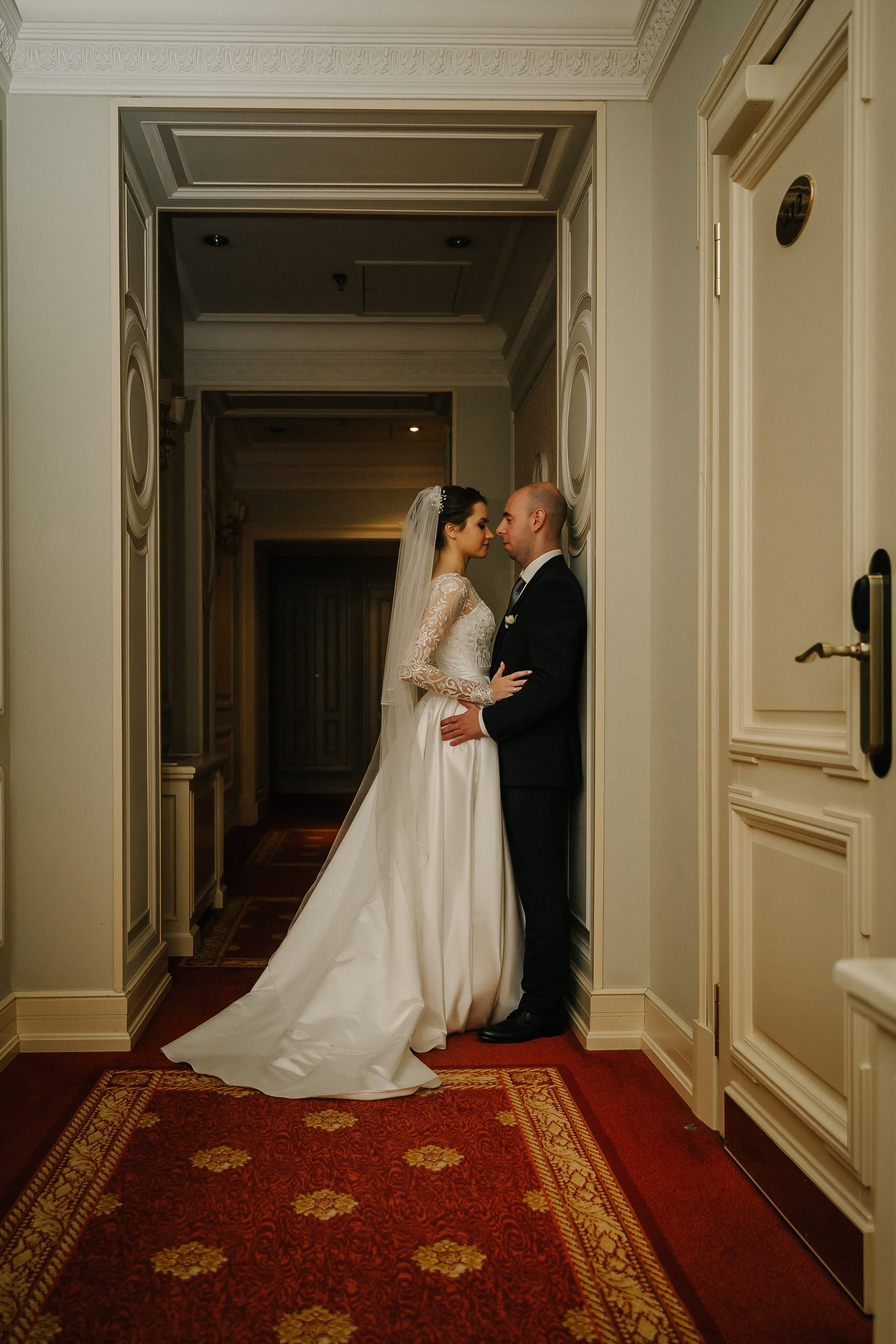 ОКТЯБРЬ | Дворец № 1 Талион, Особняк военного министра. Свадебный фотограф в Санкт-Петербурге Полина Корзухина