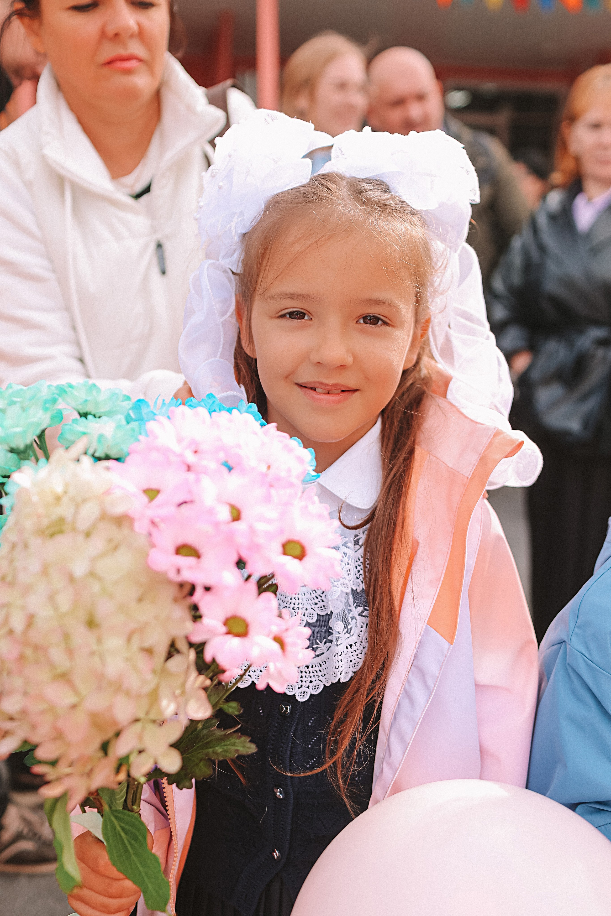 1 сентября линейка+кл час+портреты. Семейный фотограф Тюмень, фотограф на роды Салмина Мария