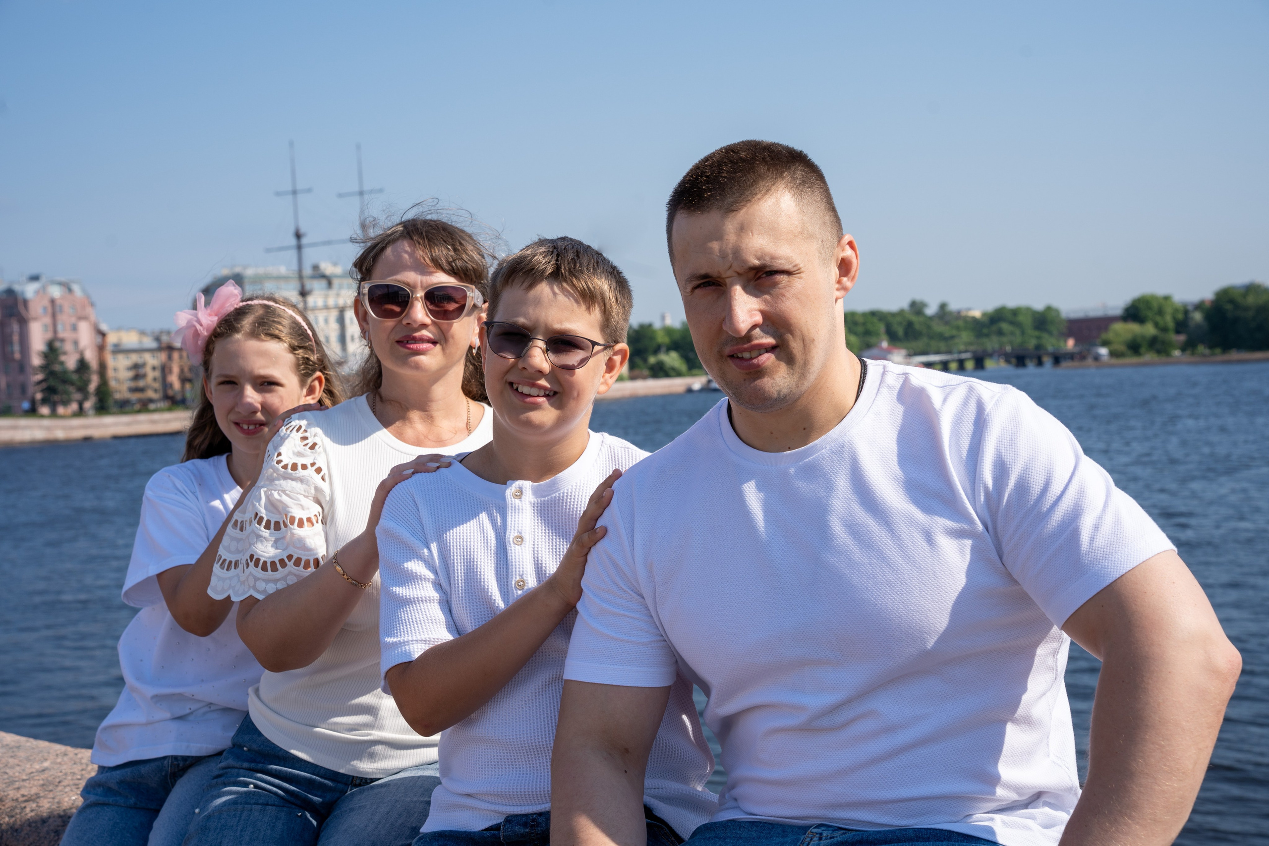 Фотопрогулка для семьи по достопримечательностям Питера. Студийный и портретный фотограф в САНКТ-ПЕТЕРБУРГЕИрина Махаон