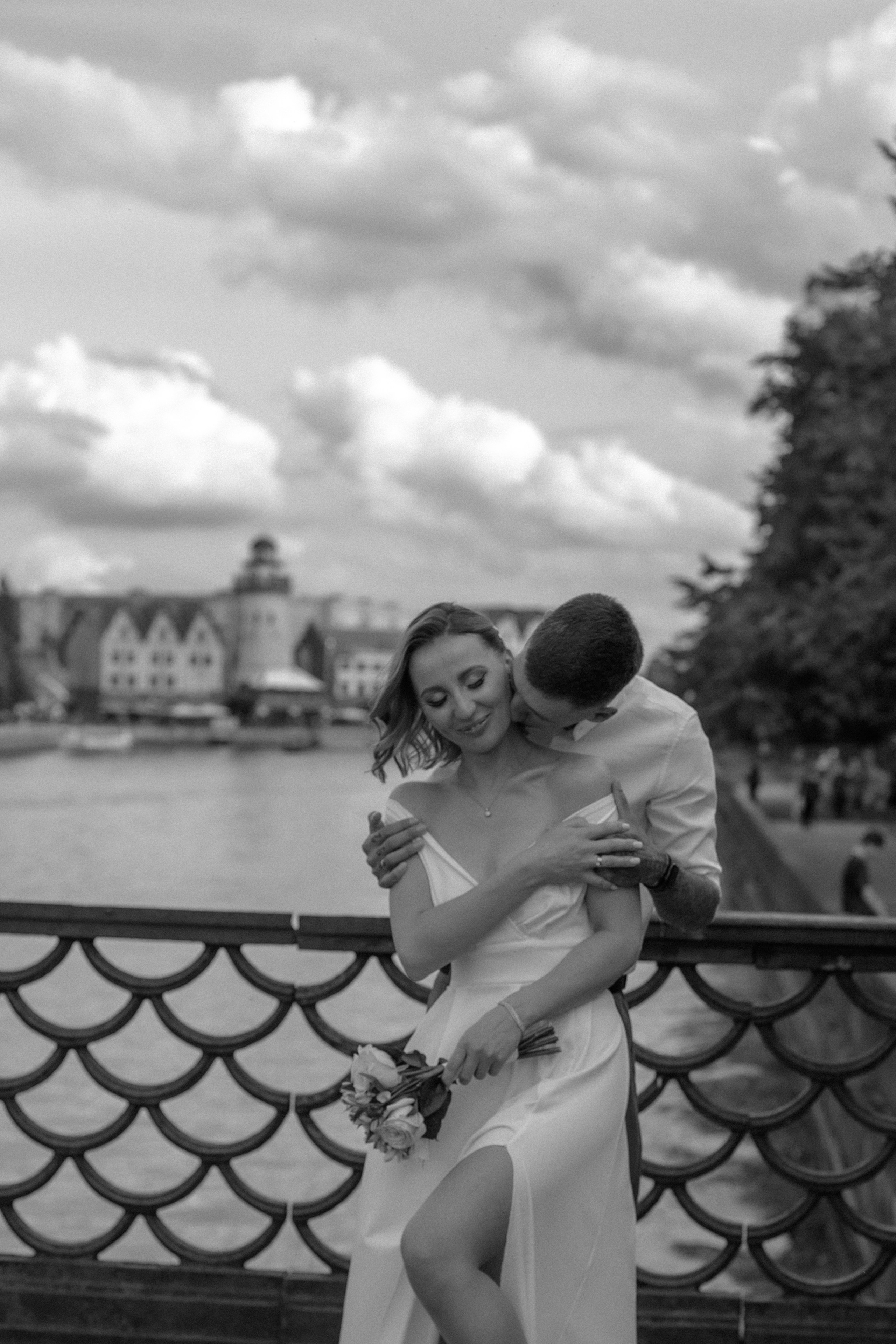 Саша и Вика. Биржевой сквер. Фотограф в Калининграде Решетникова Алина