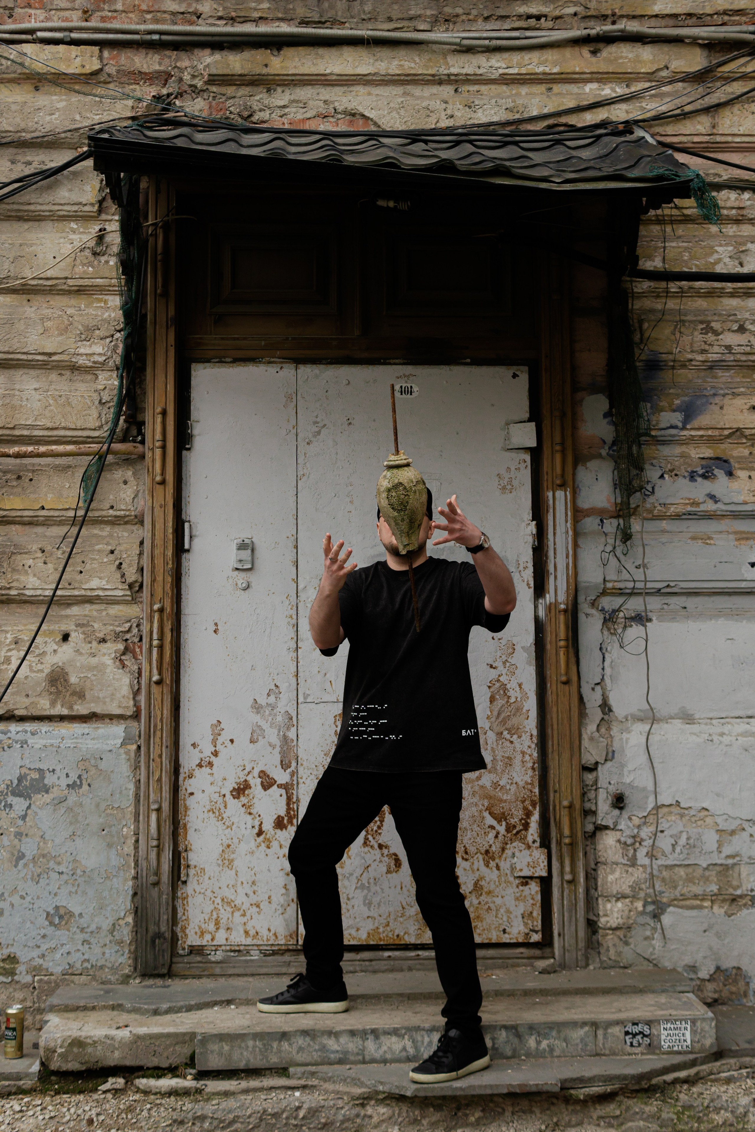 Съемка мерча БЛТ* Semiotica в городе. Фотограф-анималист Ксения Воробьева, Москва