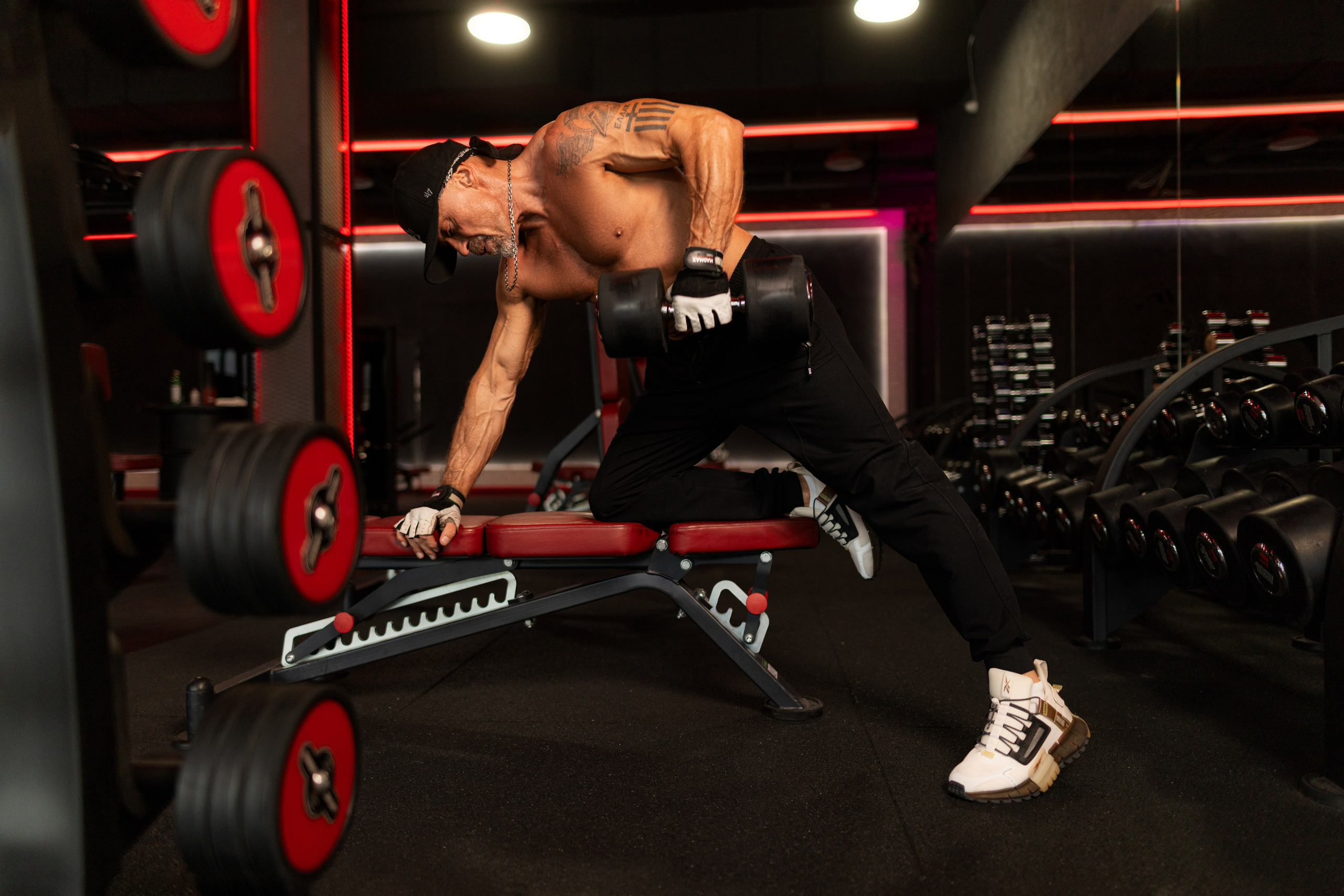 Съемка с Александром в тренажерном зале для контента. Дмитрий Шульгин, портретный фотограф в Воронеже